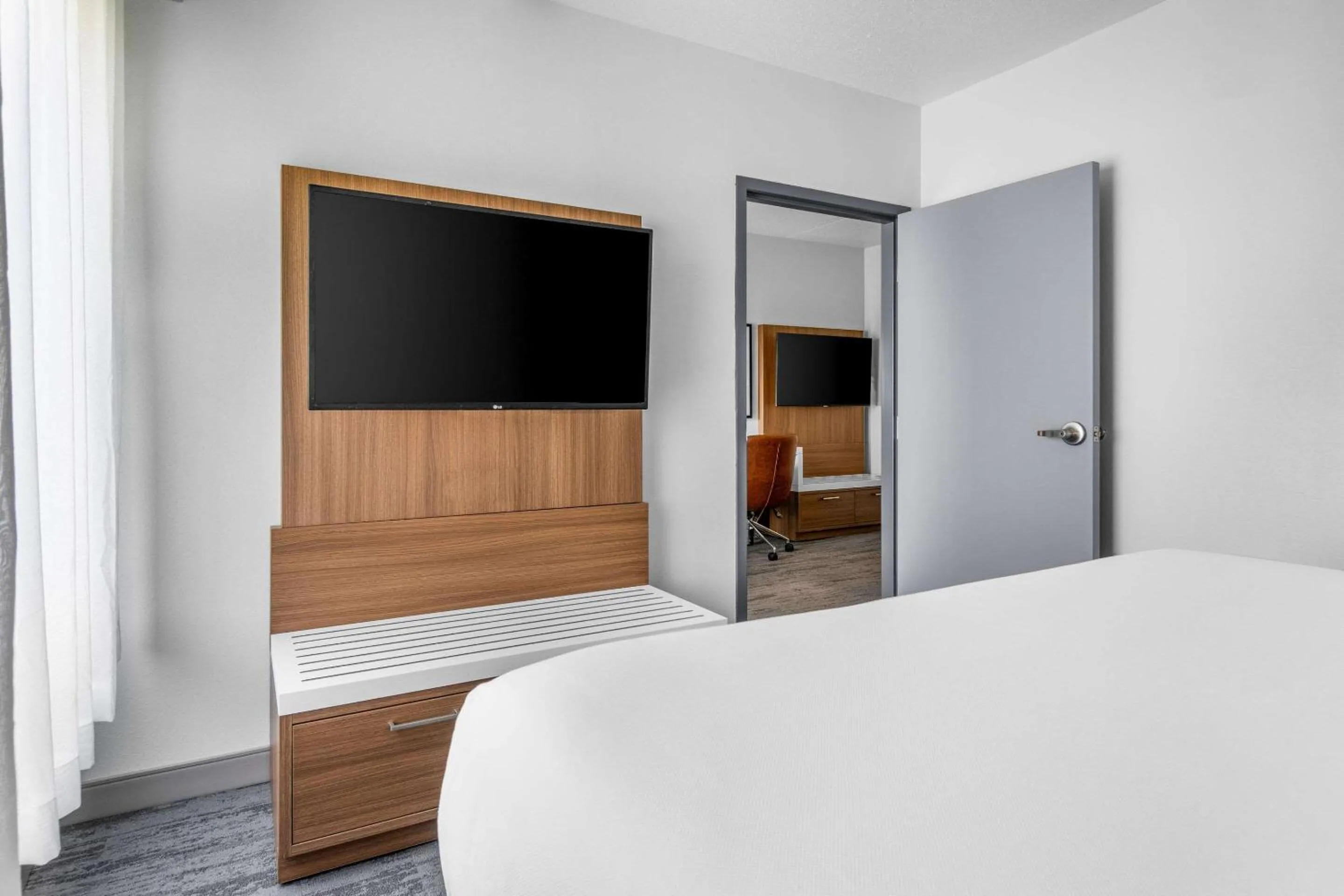 Bedroom, Bed in Comfort Inn & Suites York North