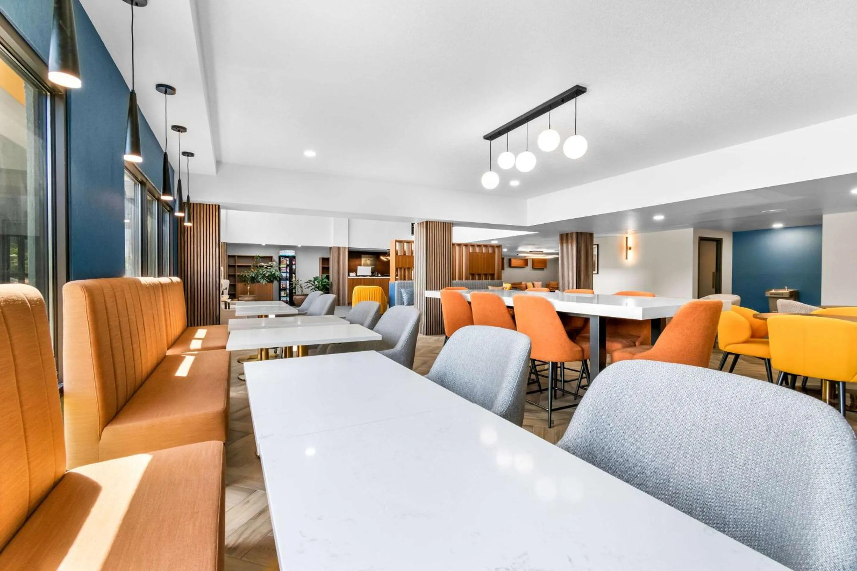 Breakfast in Comfort Inn & Suites York North