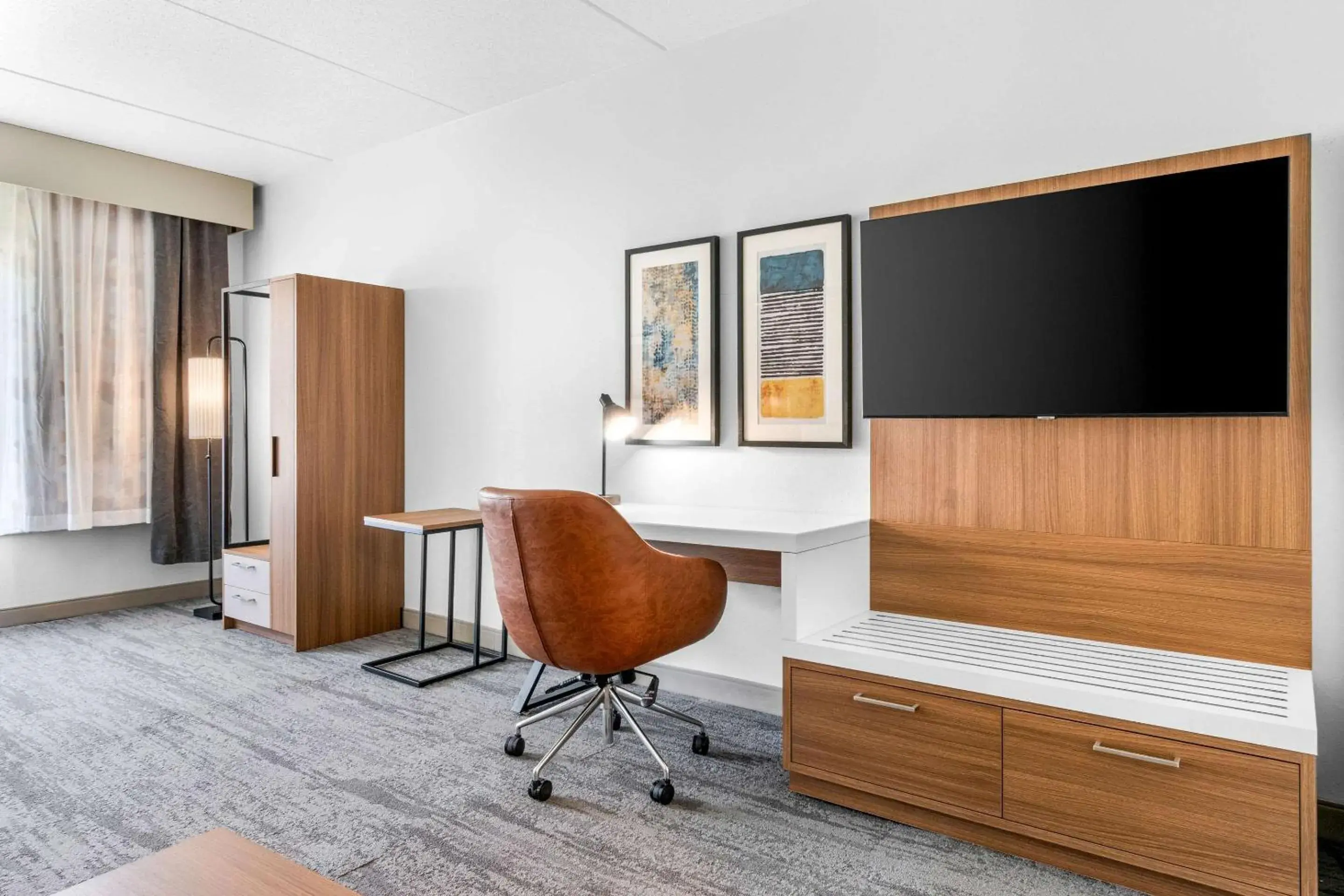 King Suite - Non-Smoking in Comfort Inn & Suites York North King Suite - Non-Smoking in Comfort Inn & Suites York North