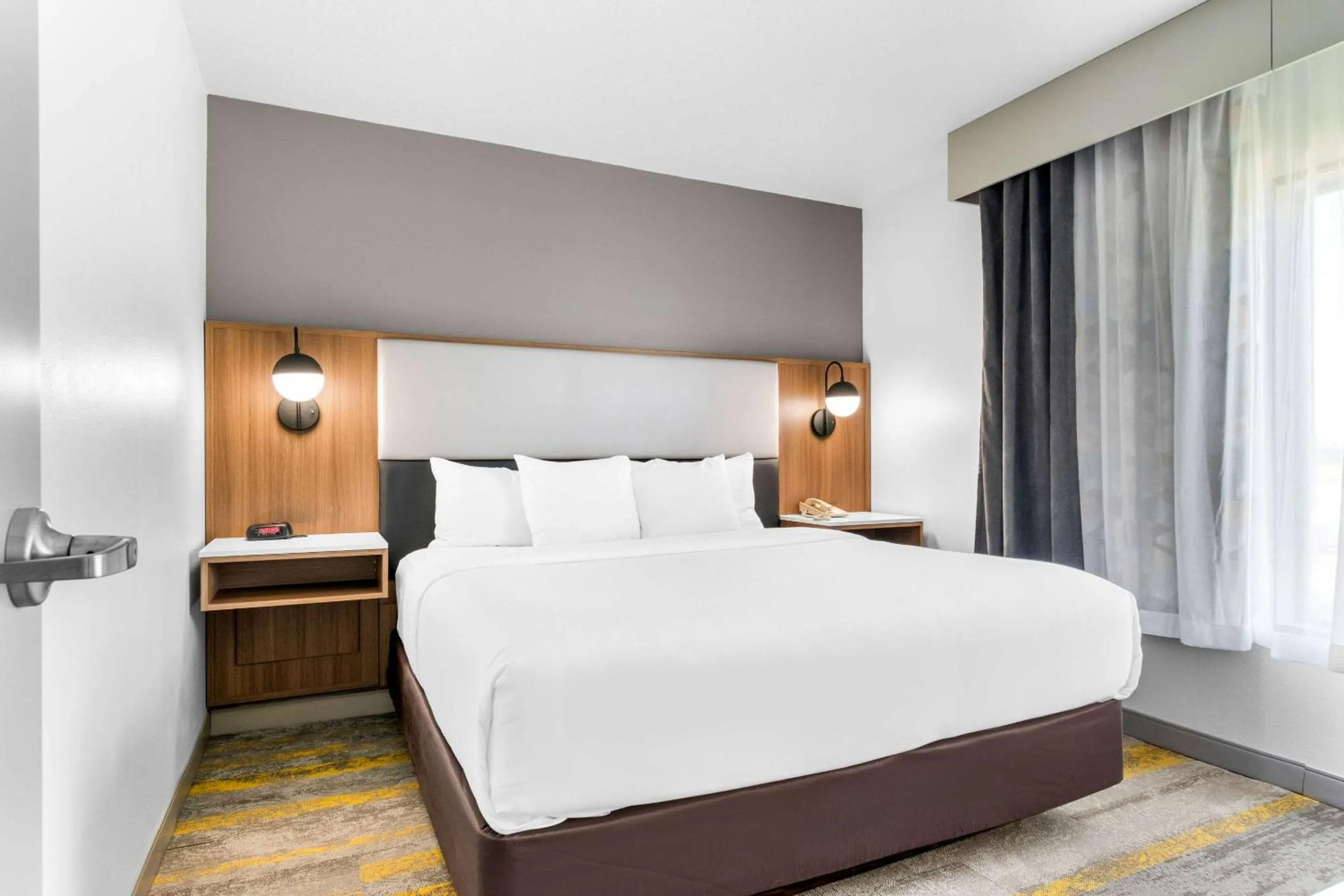 Bedroom, Bed in Comfort Inn & Suites York North