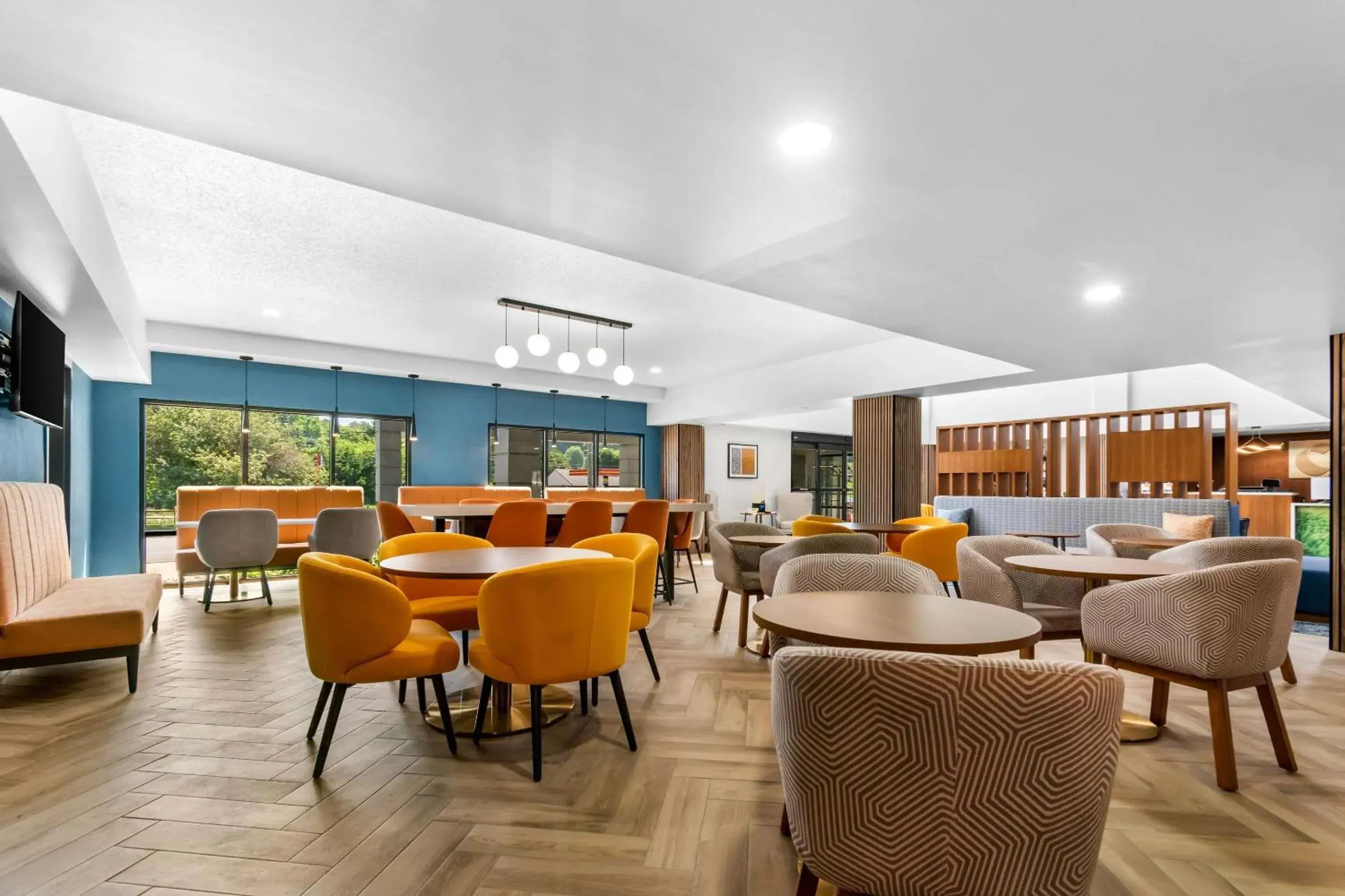 Breakfast in Comfort Inn & Suites York North Breakfast in Comfort Inn & Suites York North