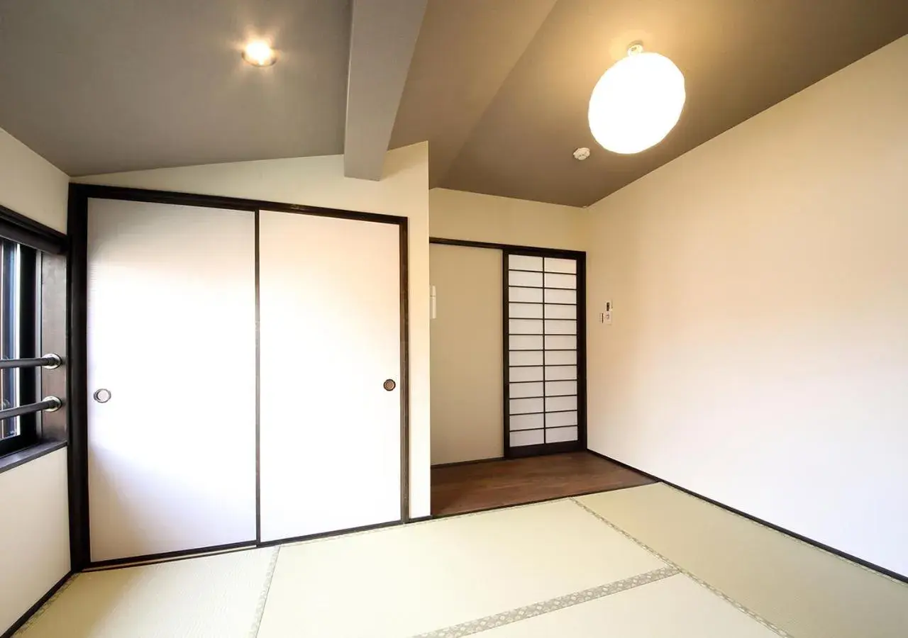 Property building in Guest House Nishijin Yui Property building in Guest House Nishijin Yui