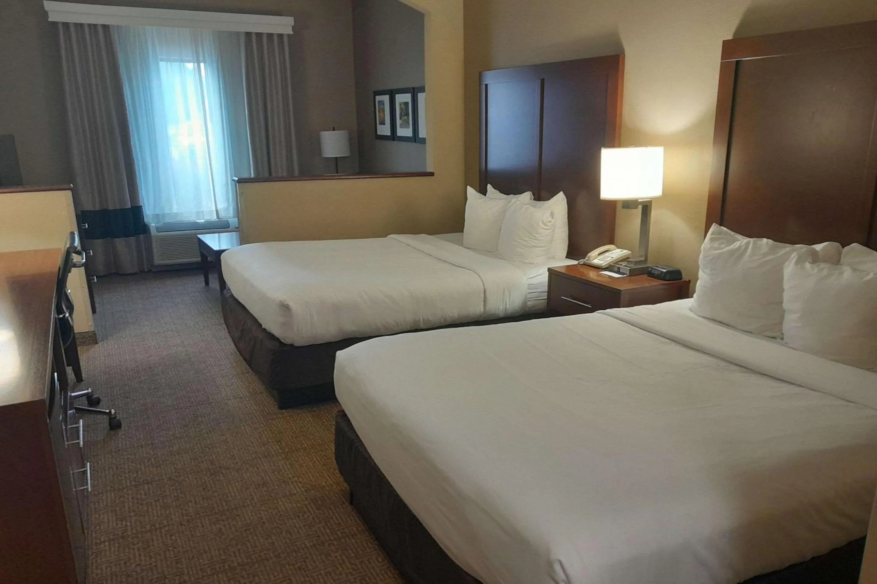 Queen Room with Two Queen Beds - Non-Smoking in Comfort Inn Duncansville - Altoona