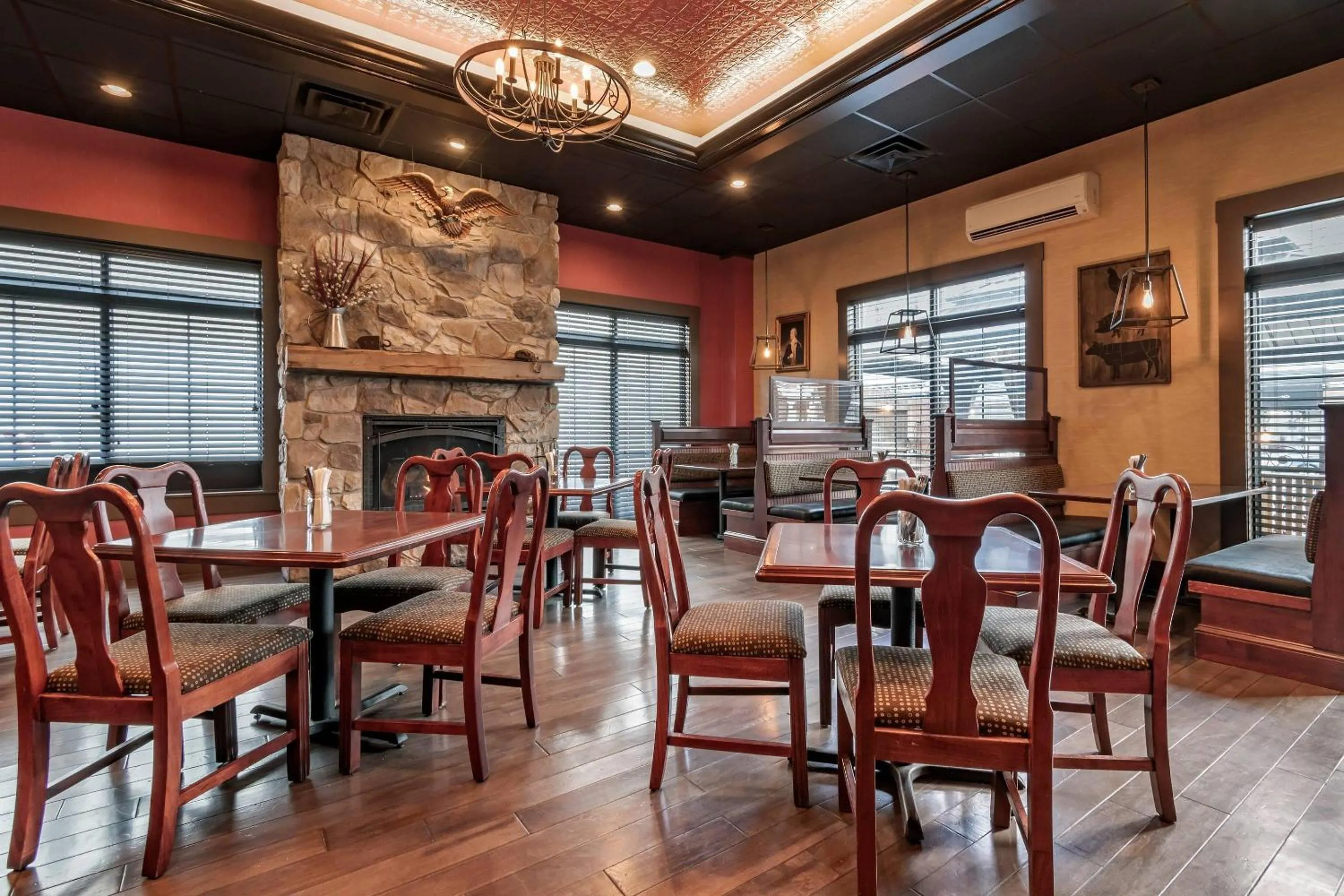 Restaurant/places to eat in Comfort Suites Downtown Carlisle