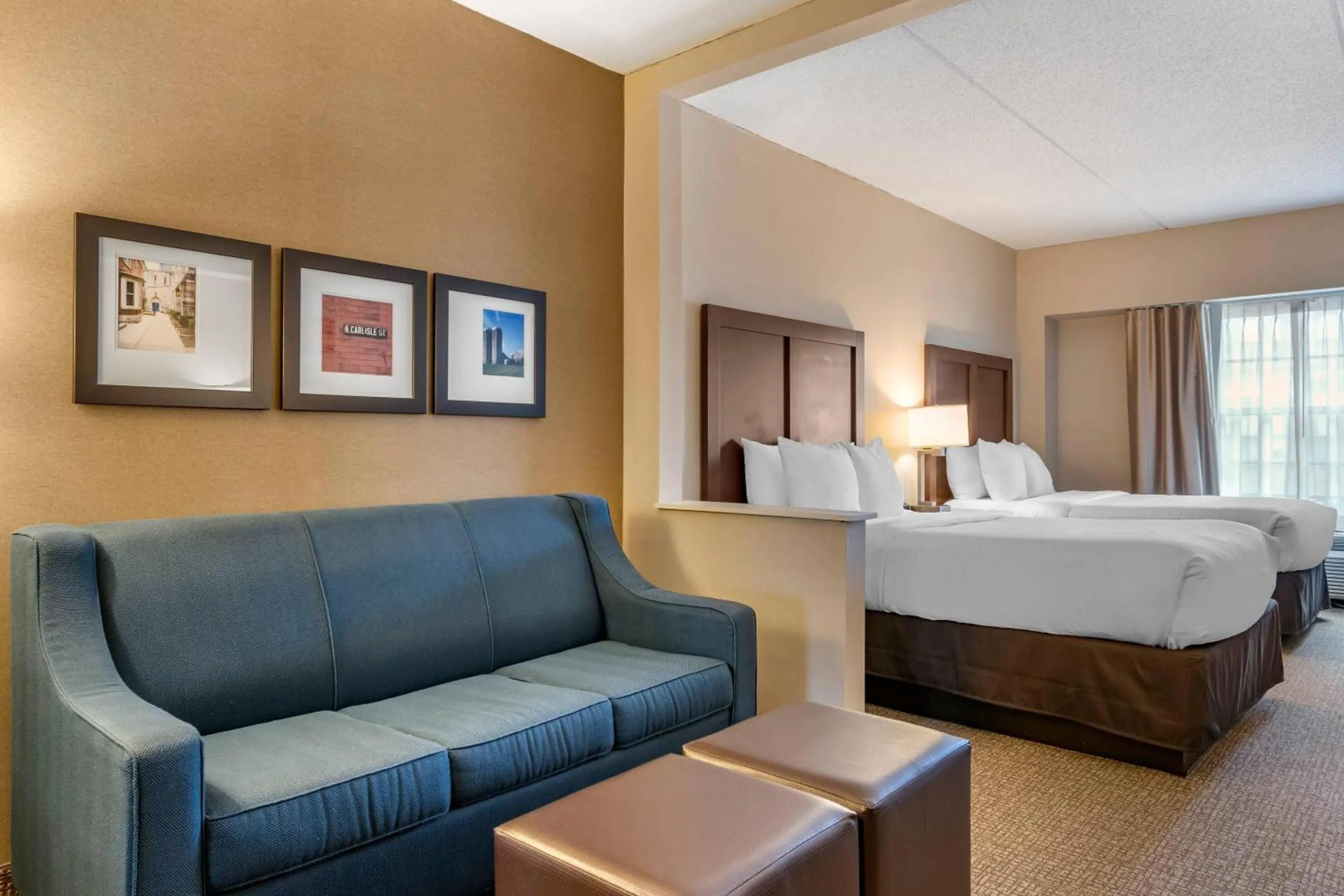 Bedroom, Bed in Comfort Suites Downtown Carlisle