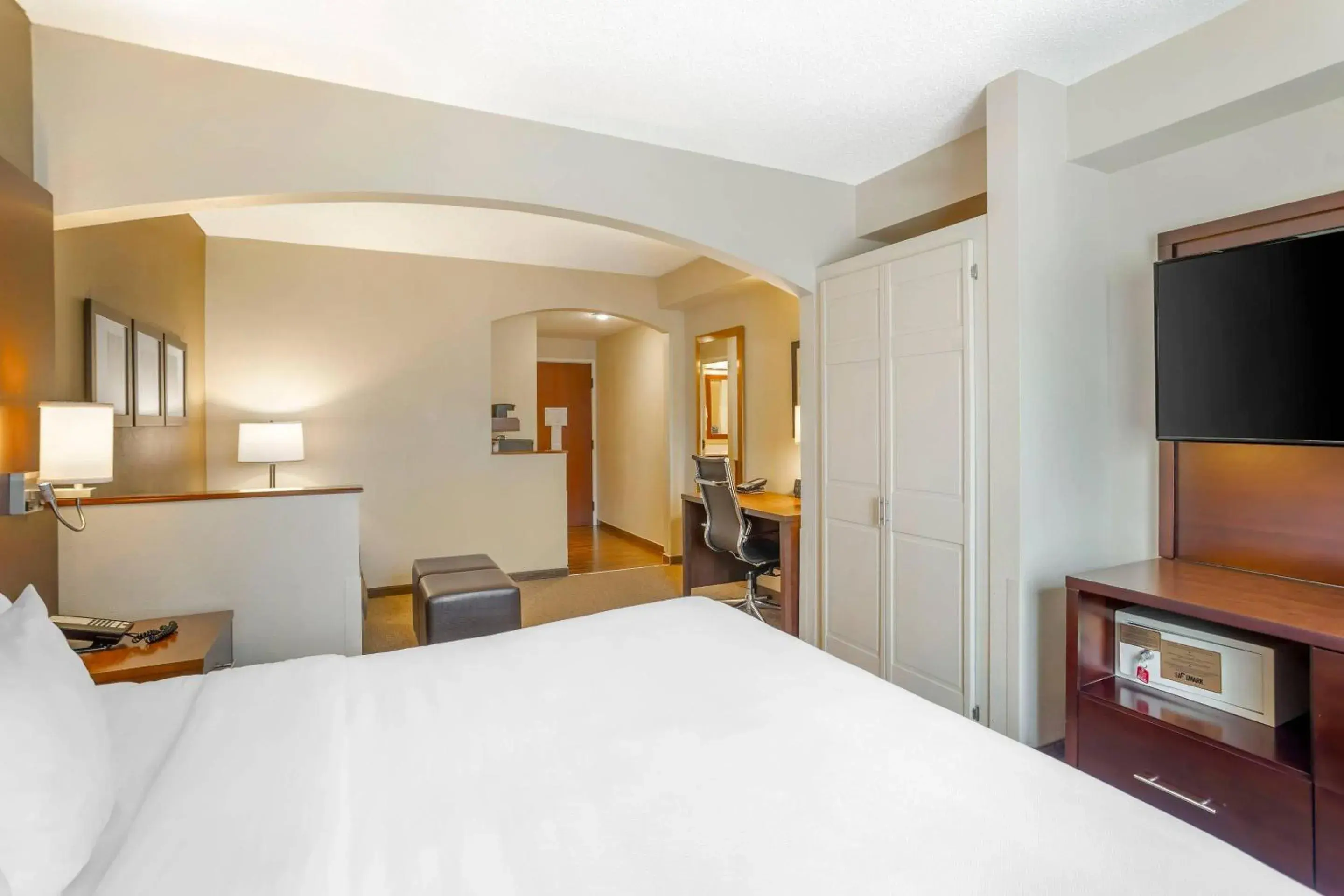 1 King Bed with Sofa Bed, Accessible, Non Smoking in Comfort Suites near Penn State - State College, PA 1 King Bed with Sofa Bed, Accessible, Non Smoking in Comfort Suites near Penn State - State College, PA