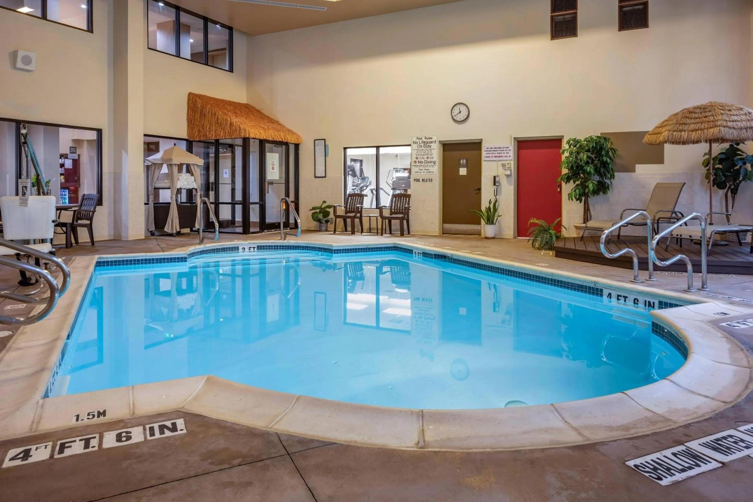 Swimming pool in Comfort Suites State College near Penn State - Steps Away from PSU!