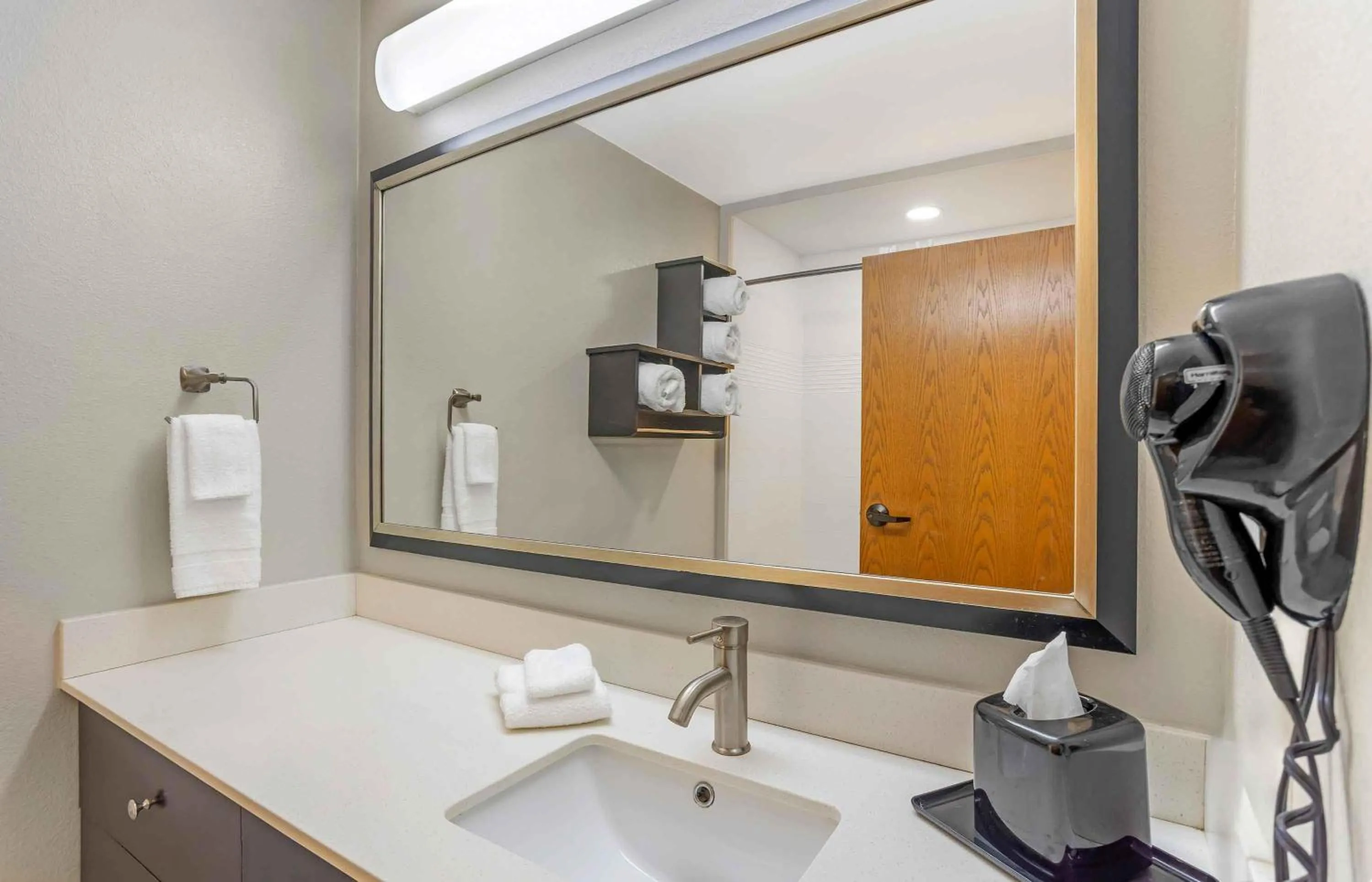 Bathroom in Extended Stay America Suites - Lancaster County