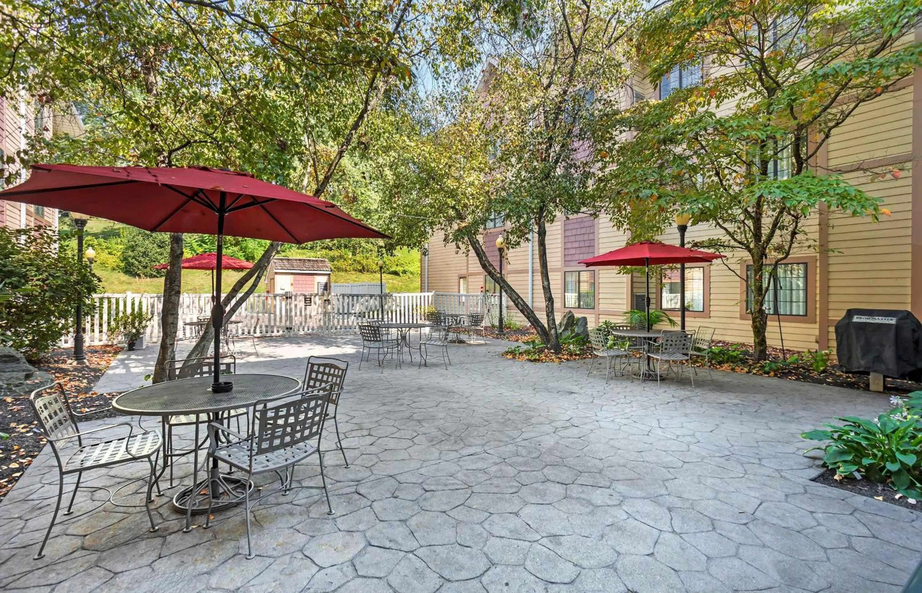 Property building in Extended Stay America Suites - Lancaster County