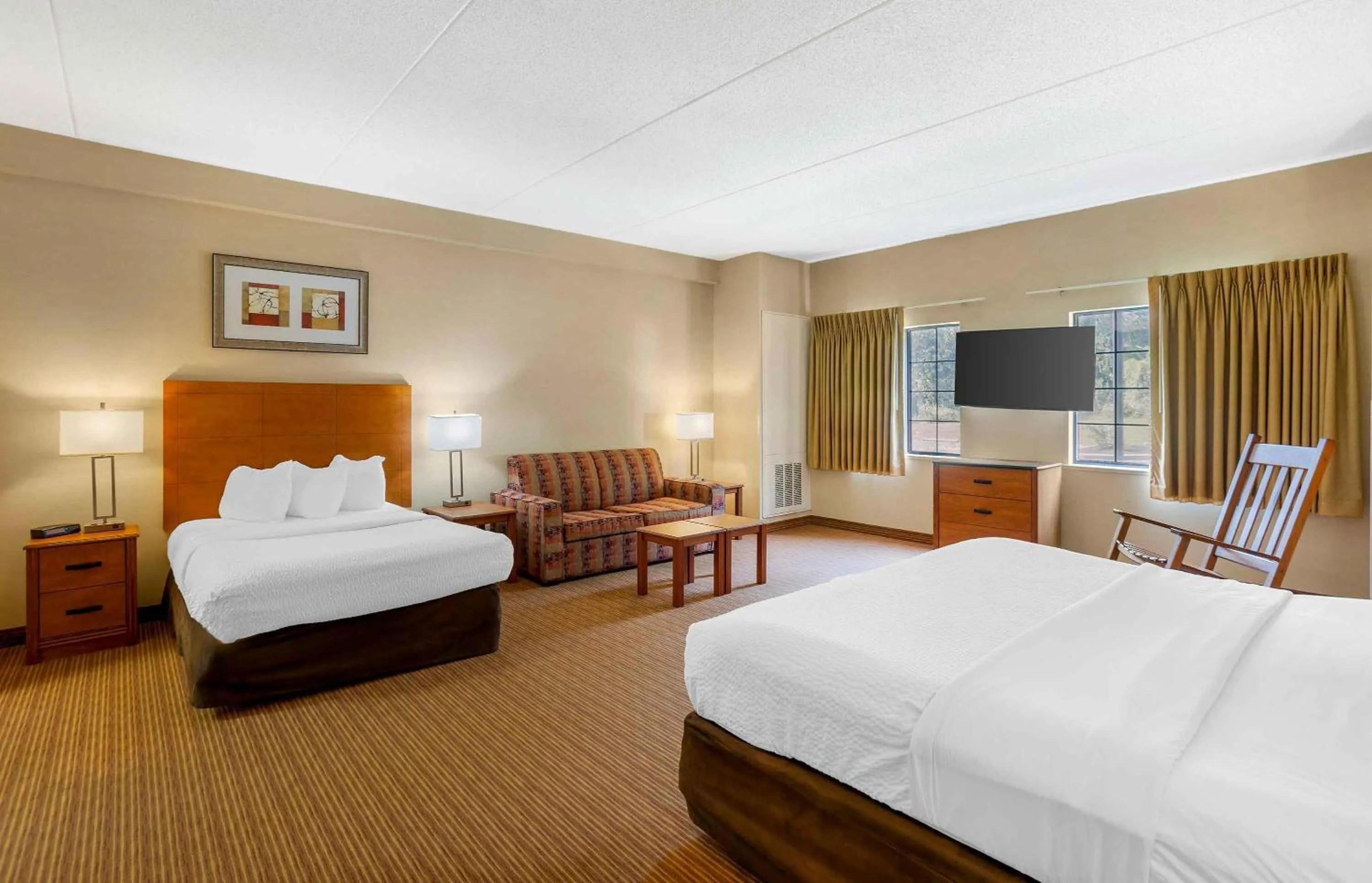 Bedroom, Bed in Extended Stay America Suites - Lancaster County