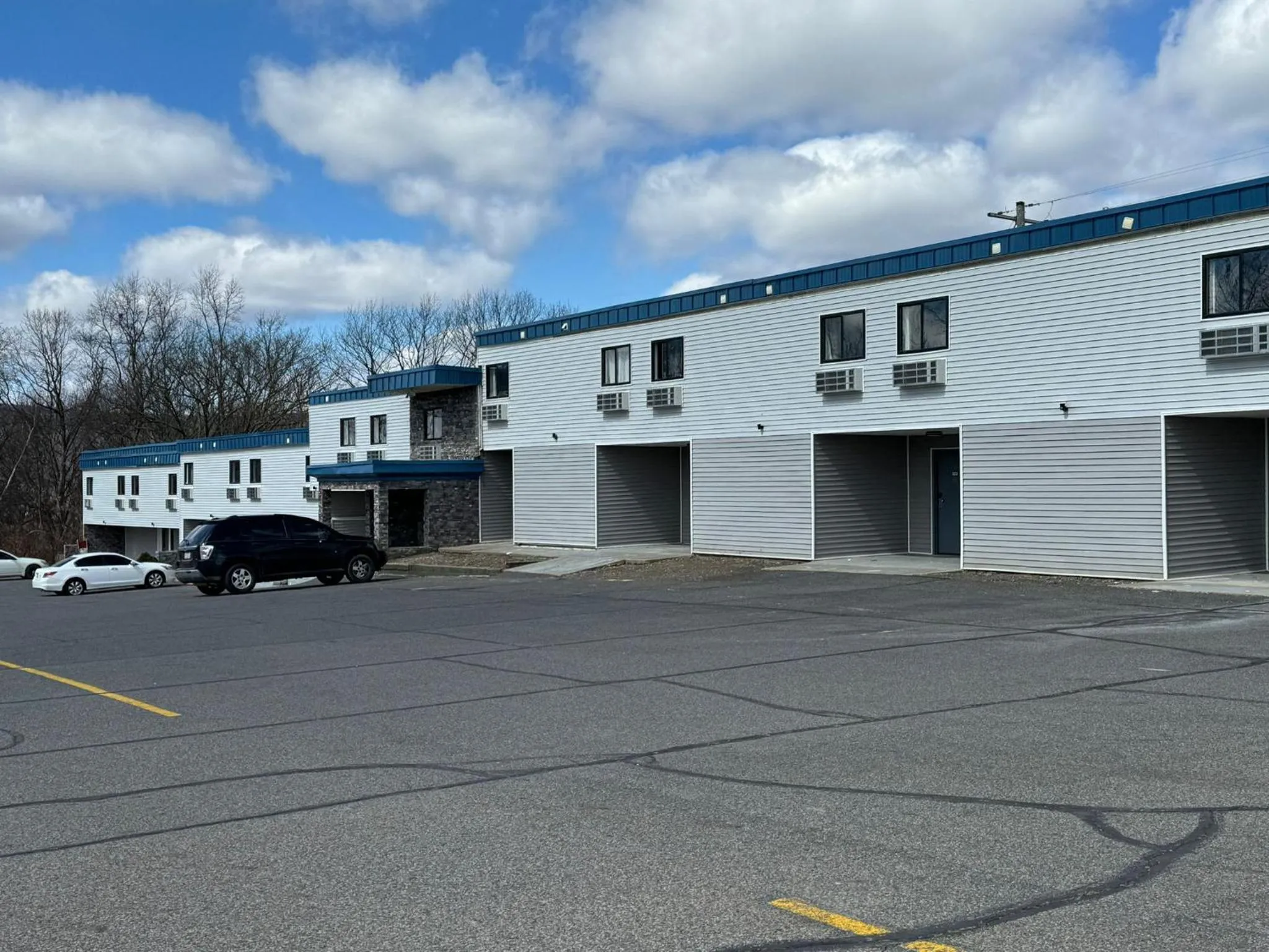 Property building in Rodeway Inn Moosic - Scranton