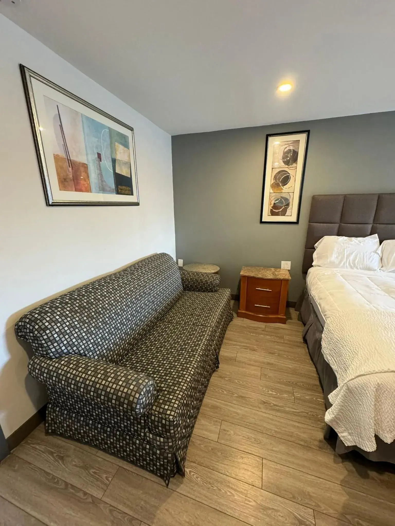 Bed in Rodeway Inn Moosic - Scranton