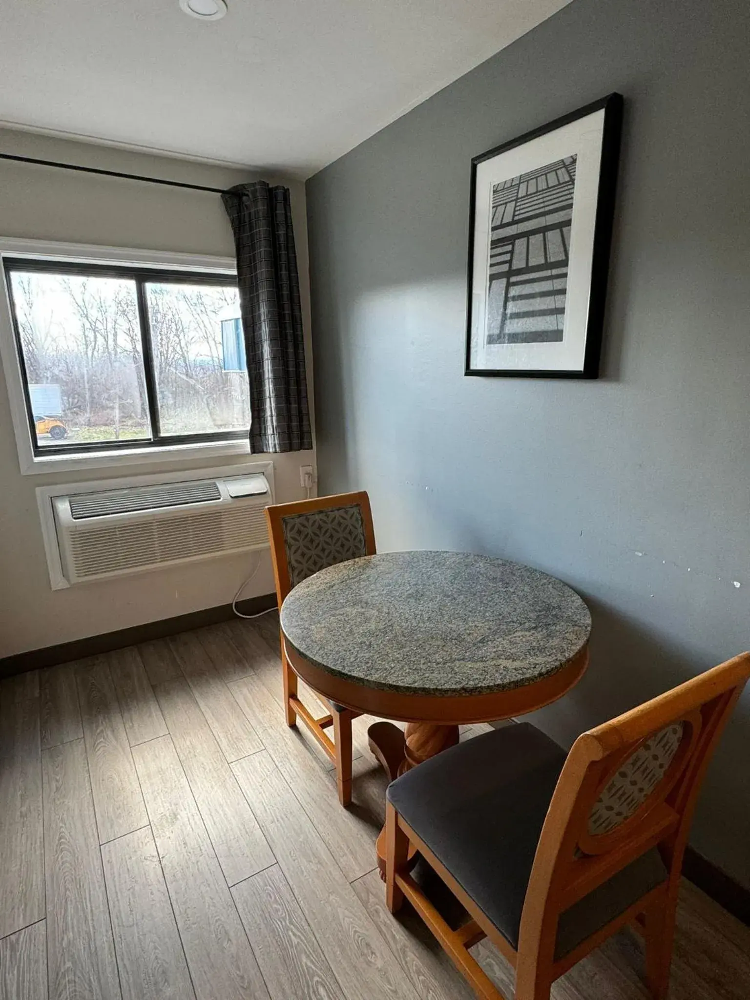 Seating area, Dining Area in Rodeway Inn Moosic - Scranton