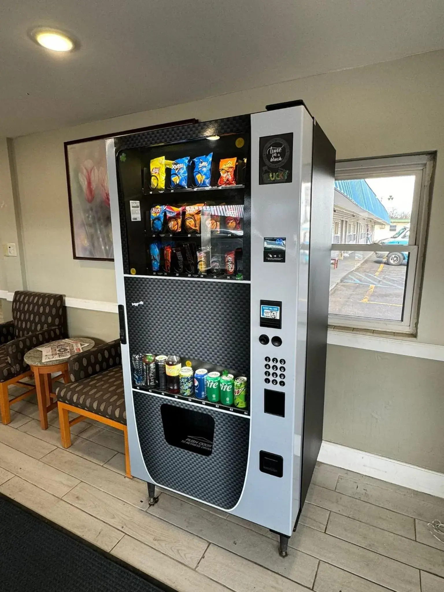 vending machine in Rodeway Inn Moosic - Scranton