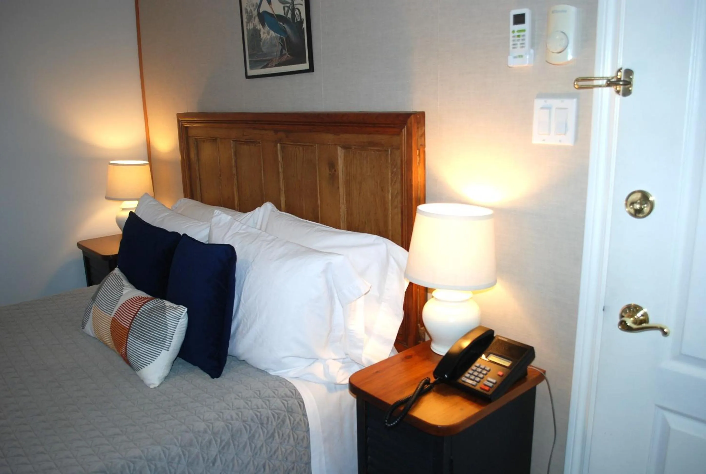 Bed in AUBERGE Knowlton