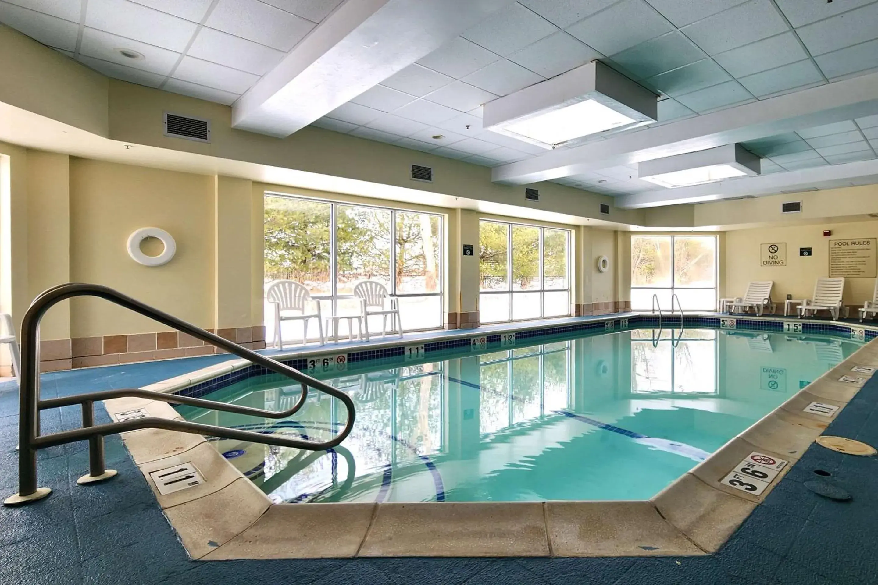 Swimming pool in Comfort Inn & Suites Mount Pocono Swimming pool in Comfort Inn & Suites Mount Pocono