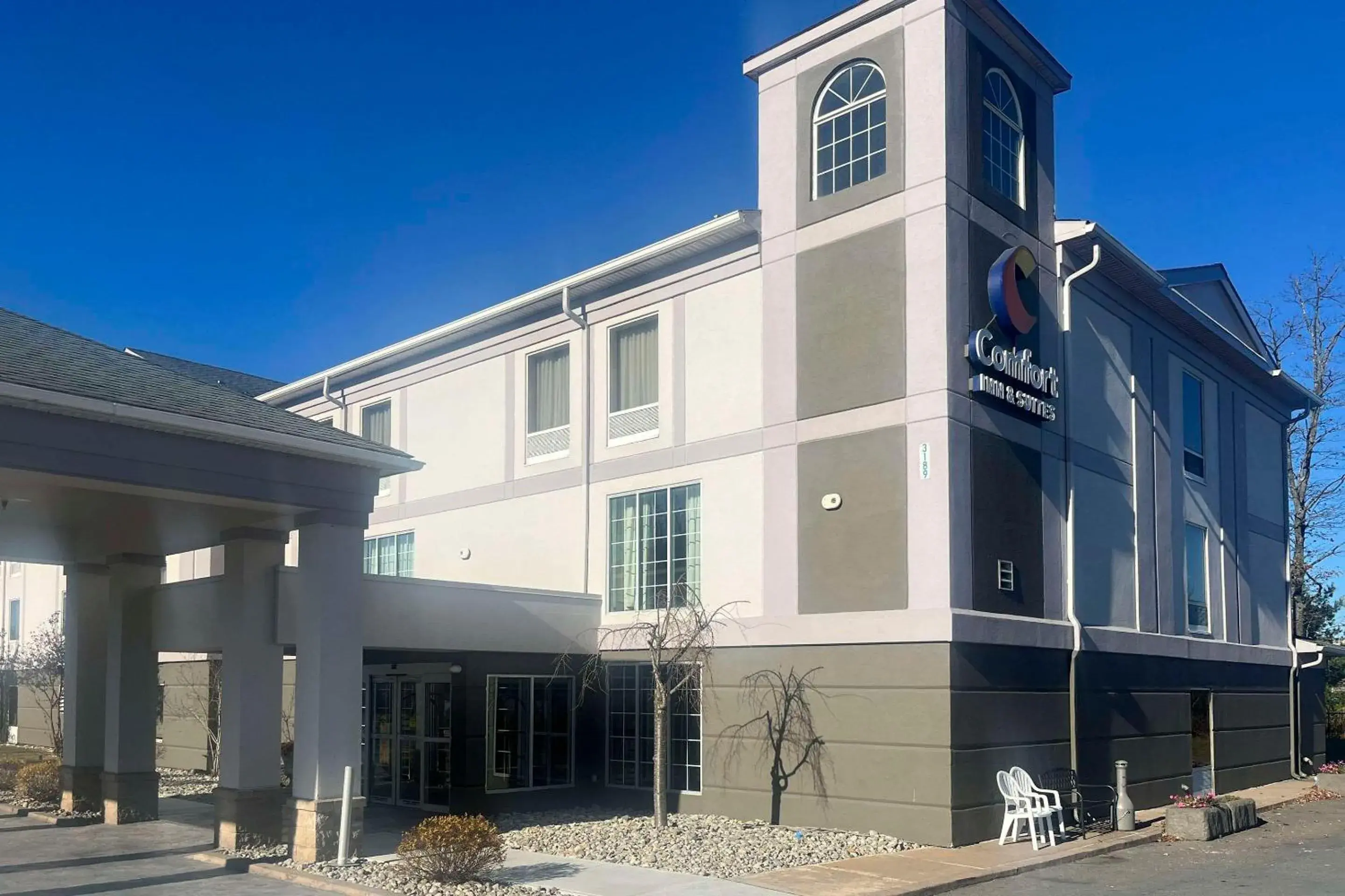 Property building in Comfort Inn & Suites Mount Pocono Property building in Comfort Inn & Suites Mount Pocono