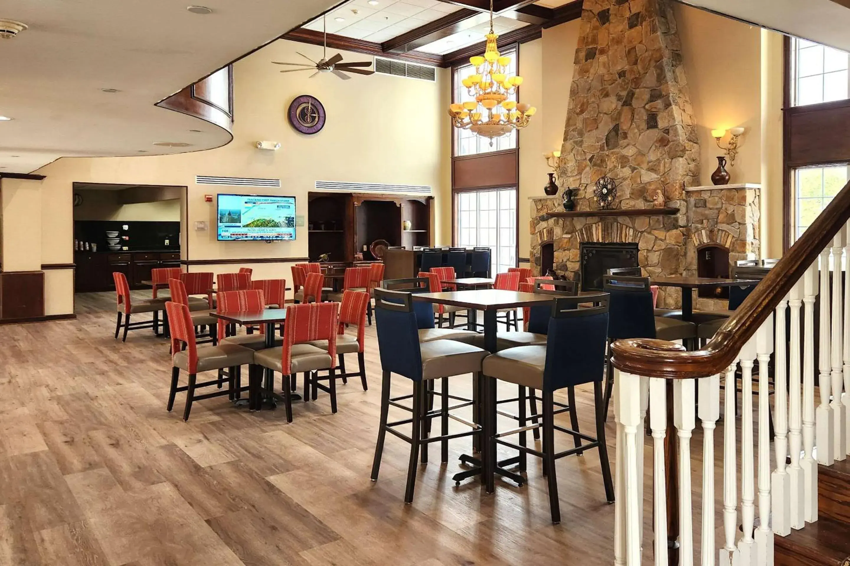 Breakfast in Comfort Inn & Suites Mount Pocono Breakfast in Comfort Inn & Suites Mount Pocono