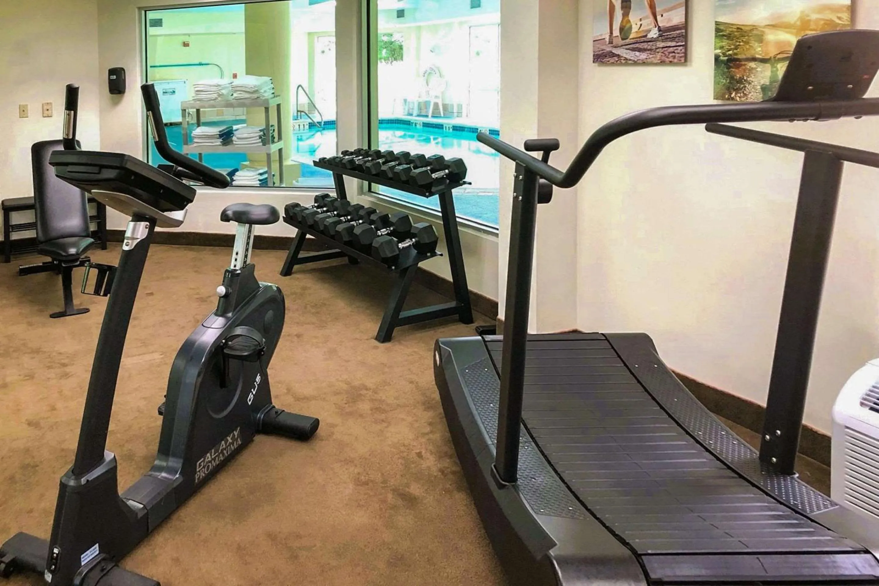 Fitness centre/facilities in Comfort Inn & Suites Mount Pocono