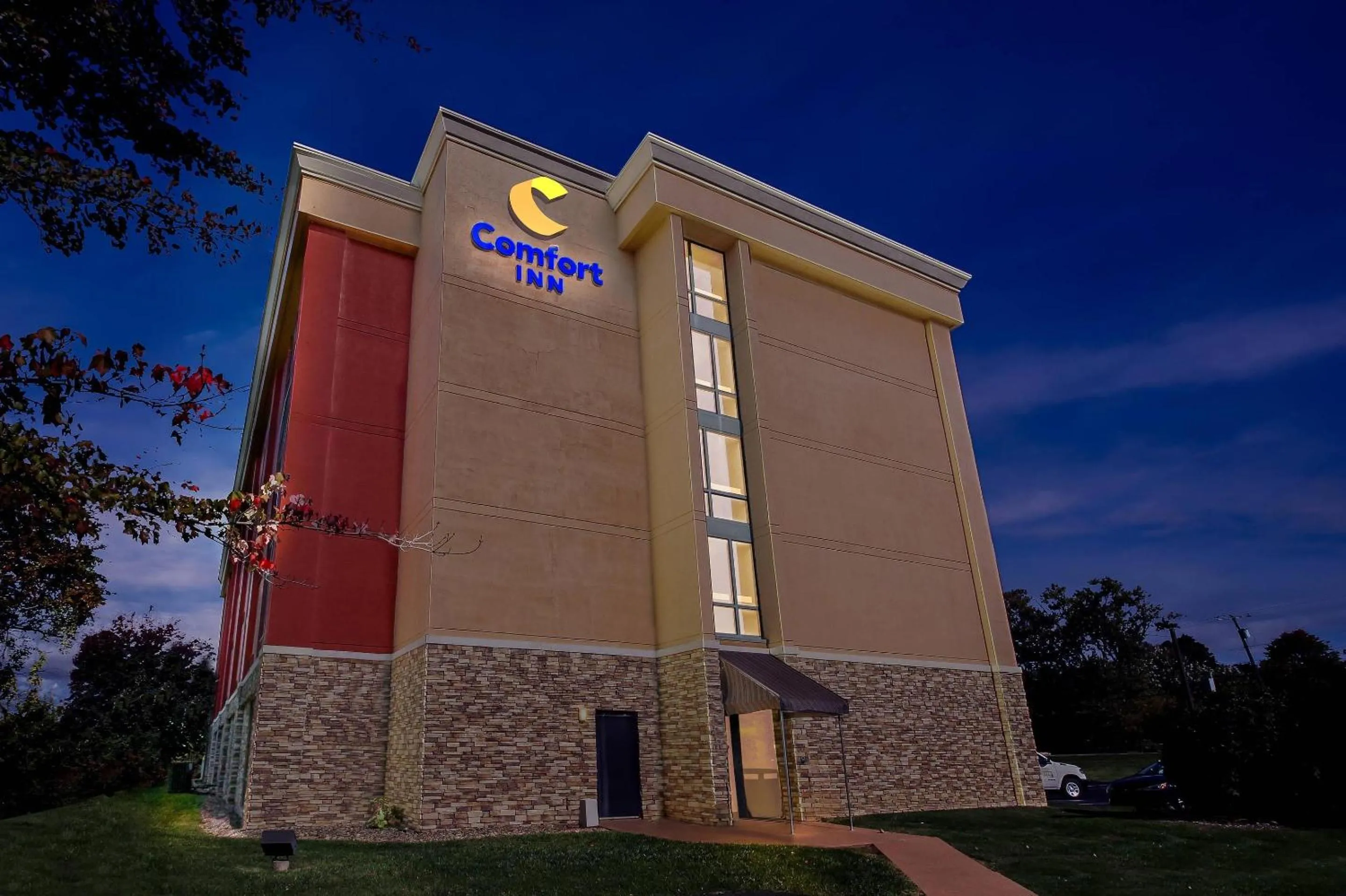 Property building in Comfort Inn Cranberry Twp