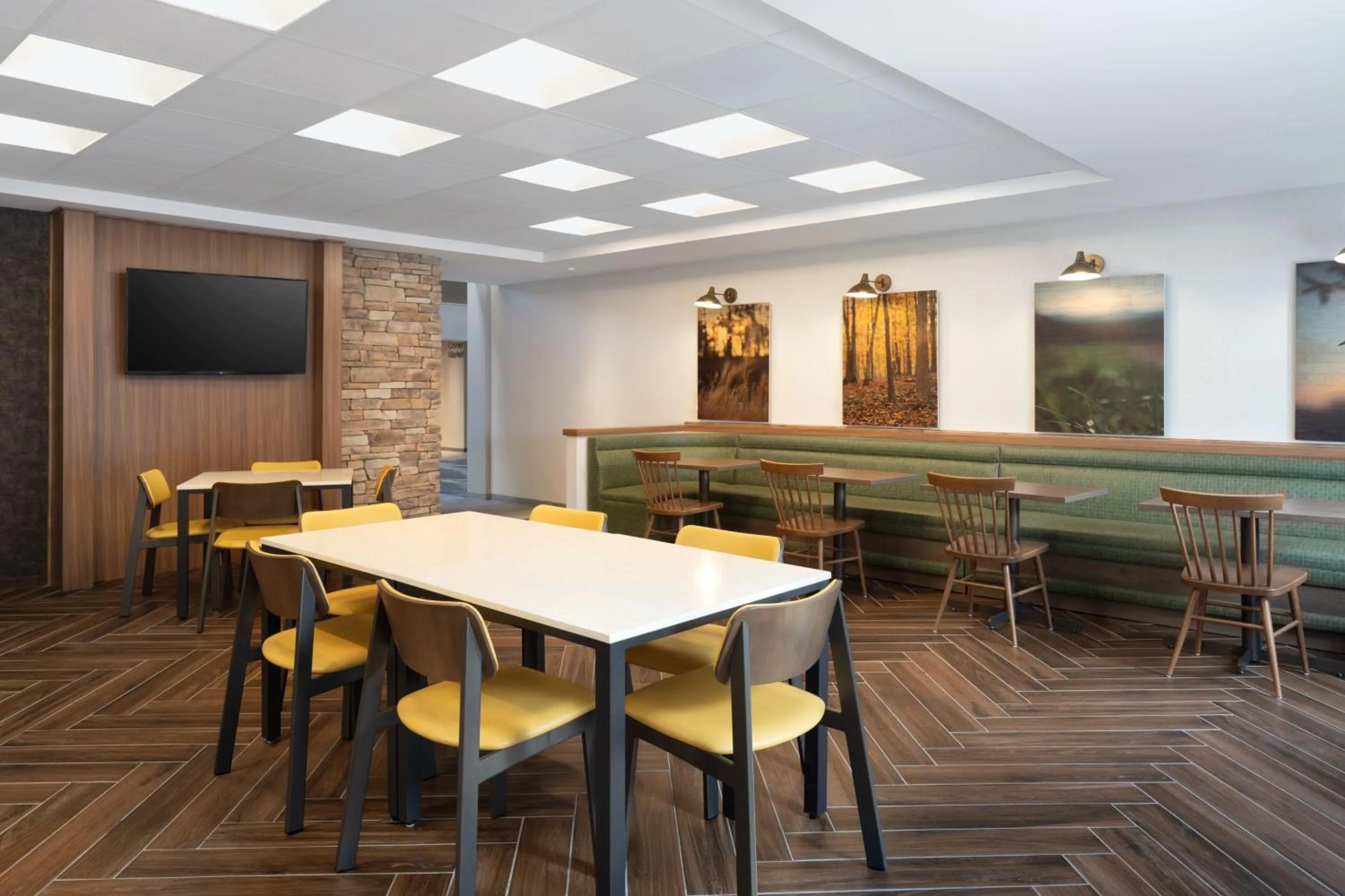 Breakfast in Fairfield Inn & Suites by Marriott Denver Southwest/Lakewood