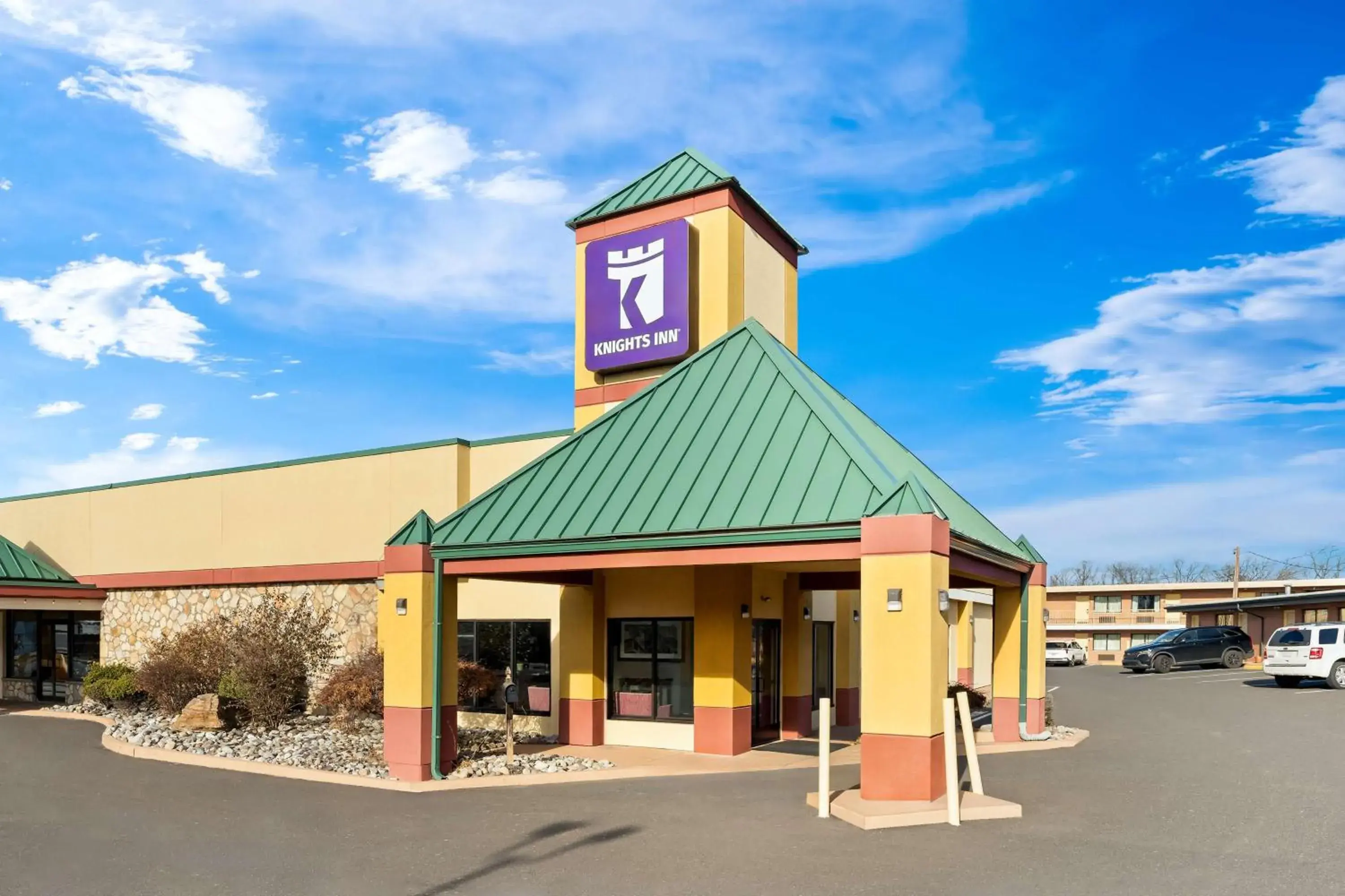 Property building in Knights Inn Montgomeryville Property building in Knights Inn Montgomeryville