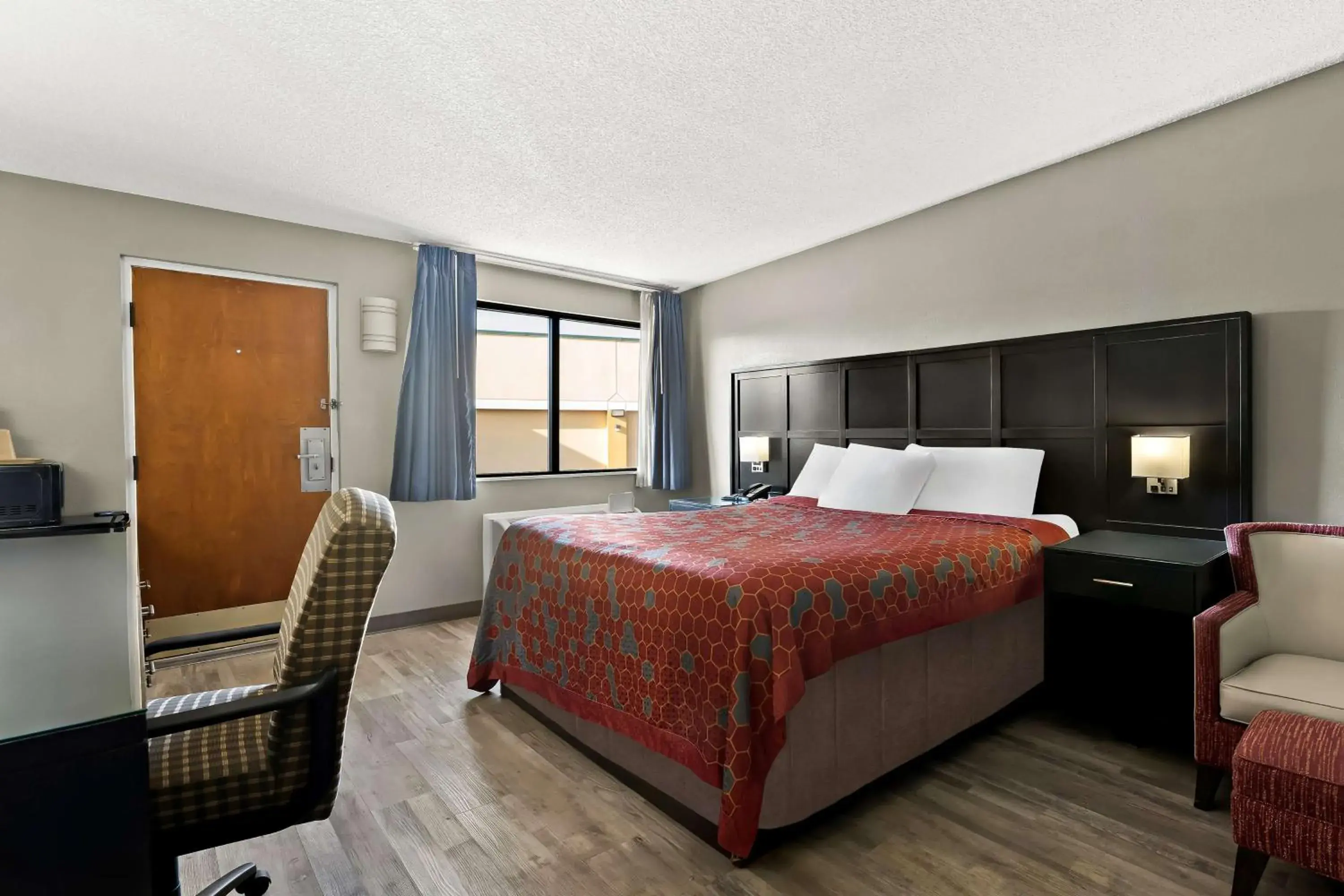 Bedroom, Bed in Knights Inn Montgomeryville Bedroom, Bed in Knights Inn Montgomeryville