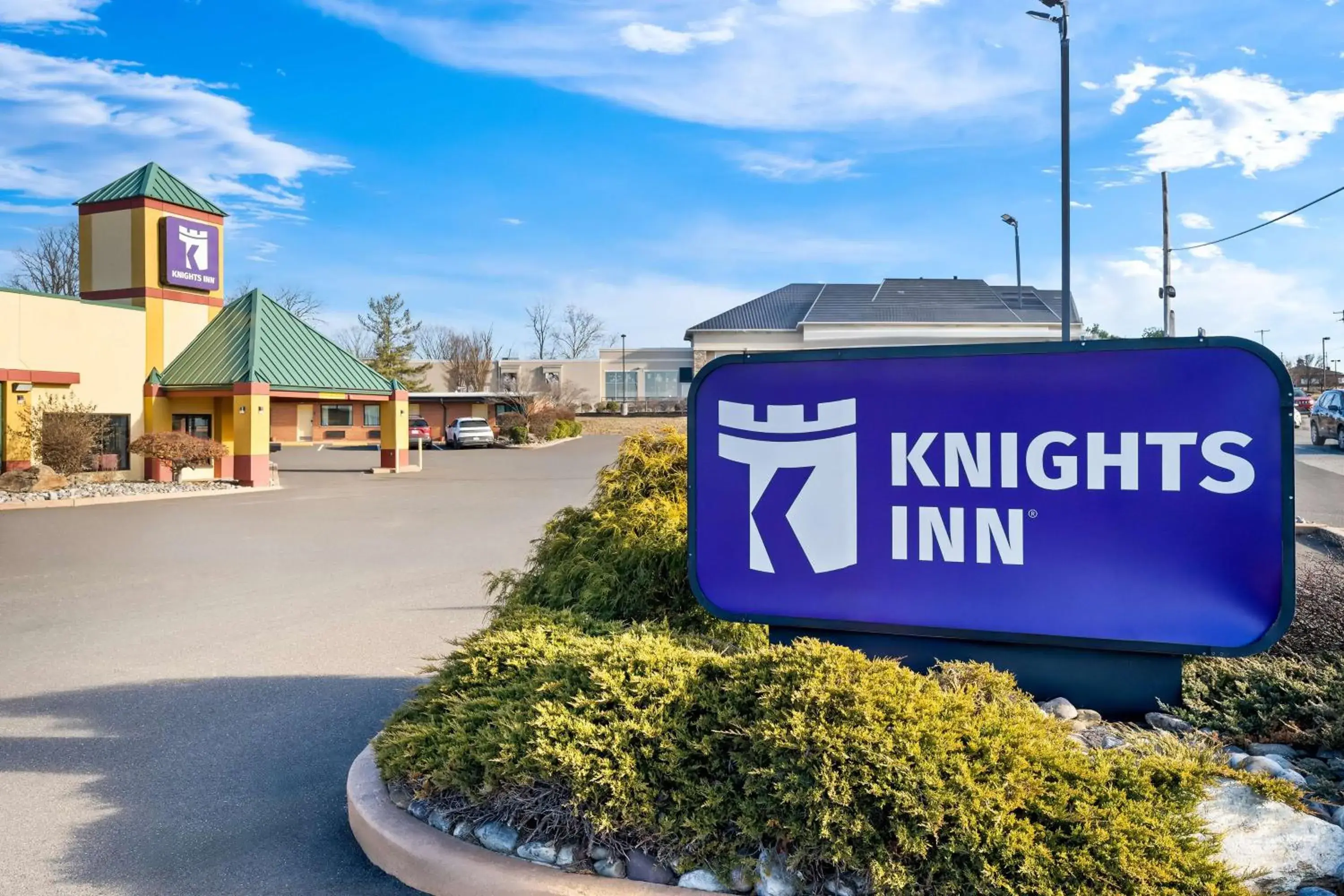 Property building in Knights Inn Montgomeryville Property building in Knights Inn Montgomeryville