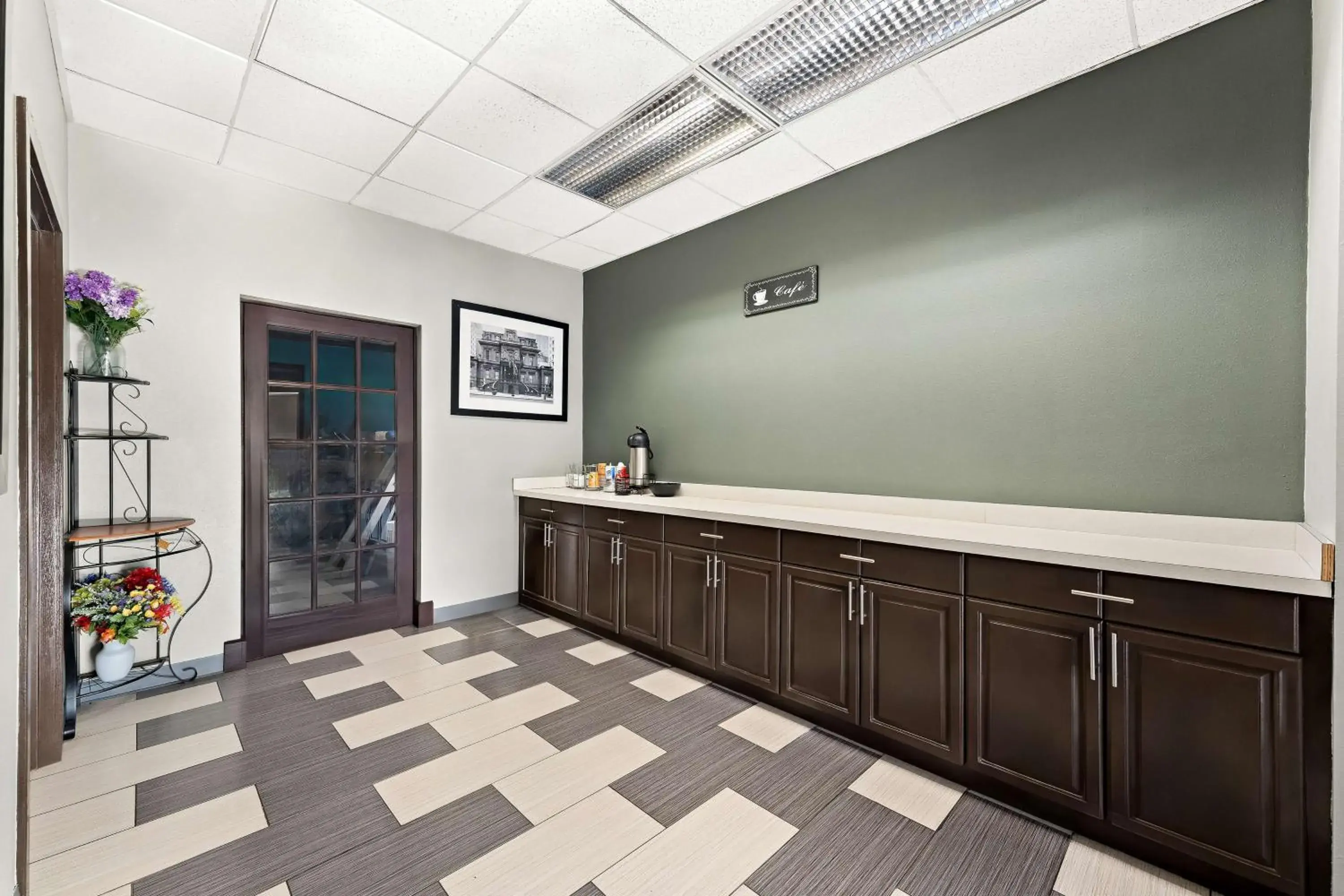 Food and drinks in Knights Inn Montgomeryville Food and drinks in Knights Inn Montgomeryville