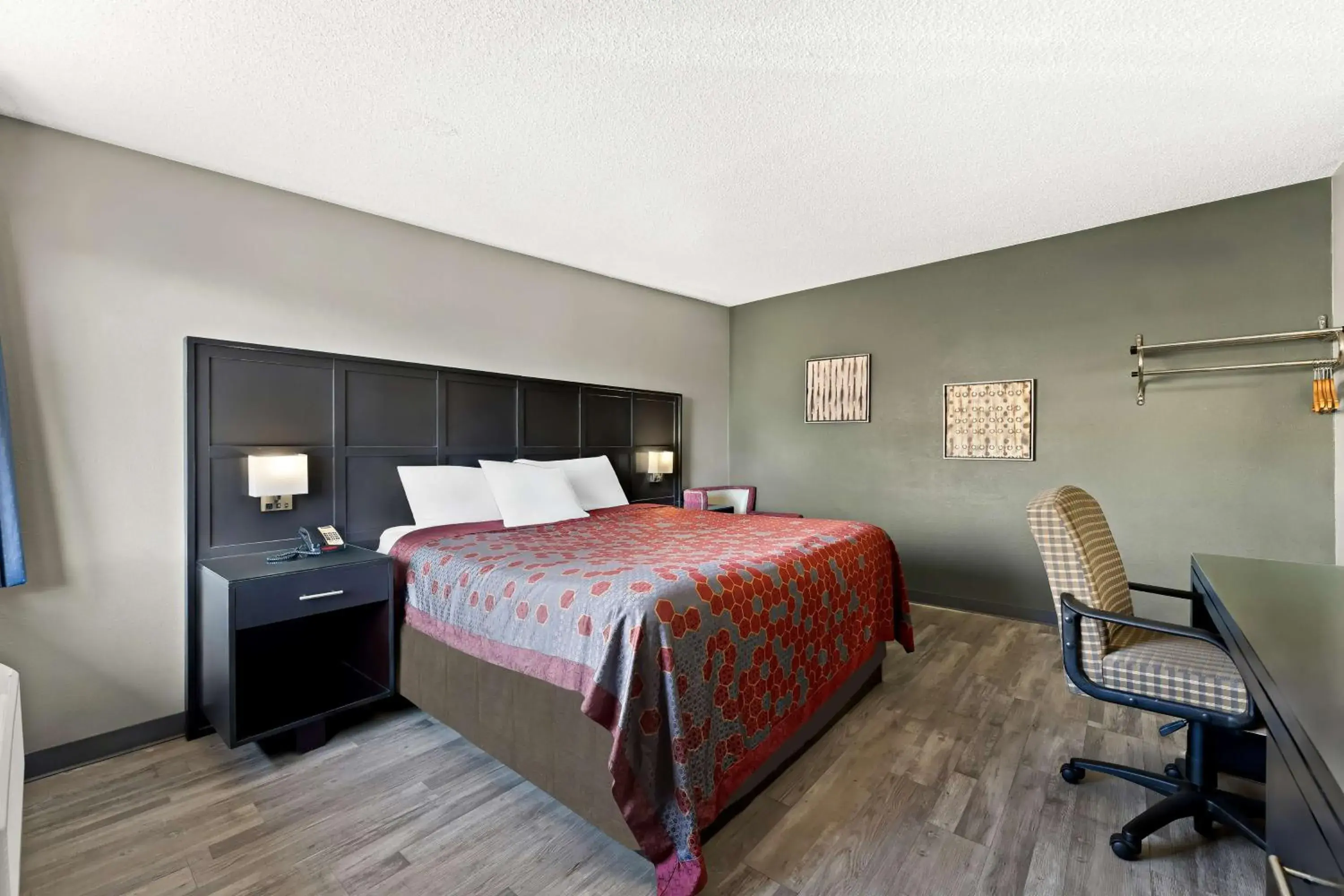 King Room - Smoking in Knights Inn Montgomeryville King Room - Smoking in Knights Inn Montgomeryville