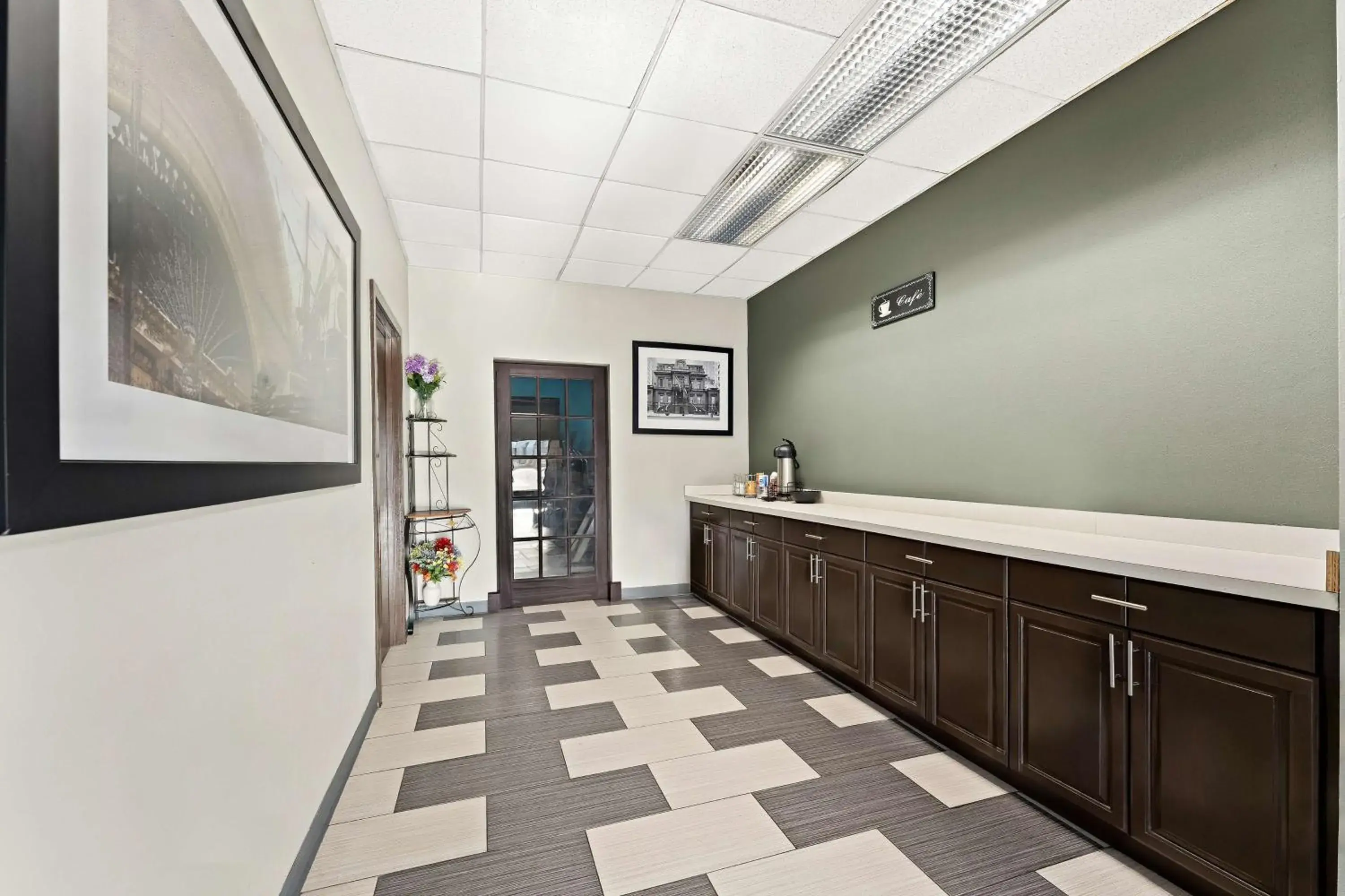 Food and drinks in Knights Inn Montgomeryville Food and drinks in Knights Inn Montgomeryville