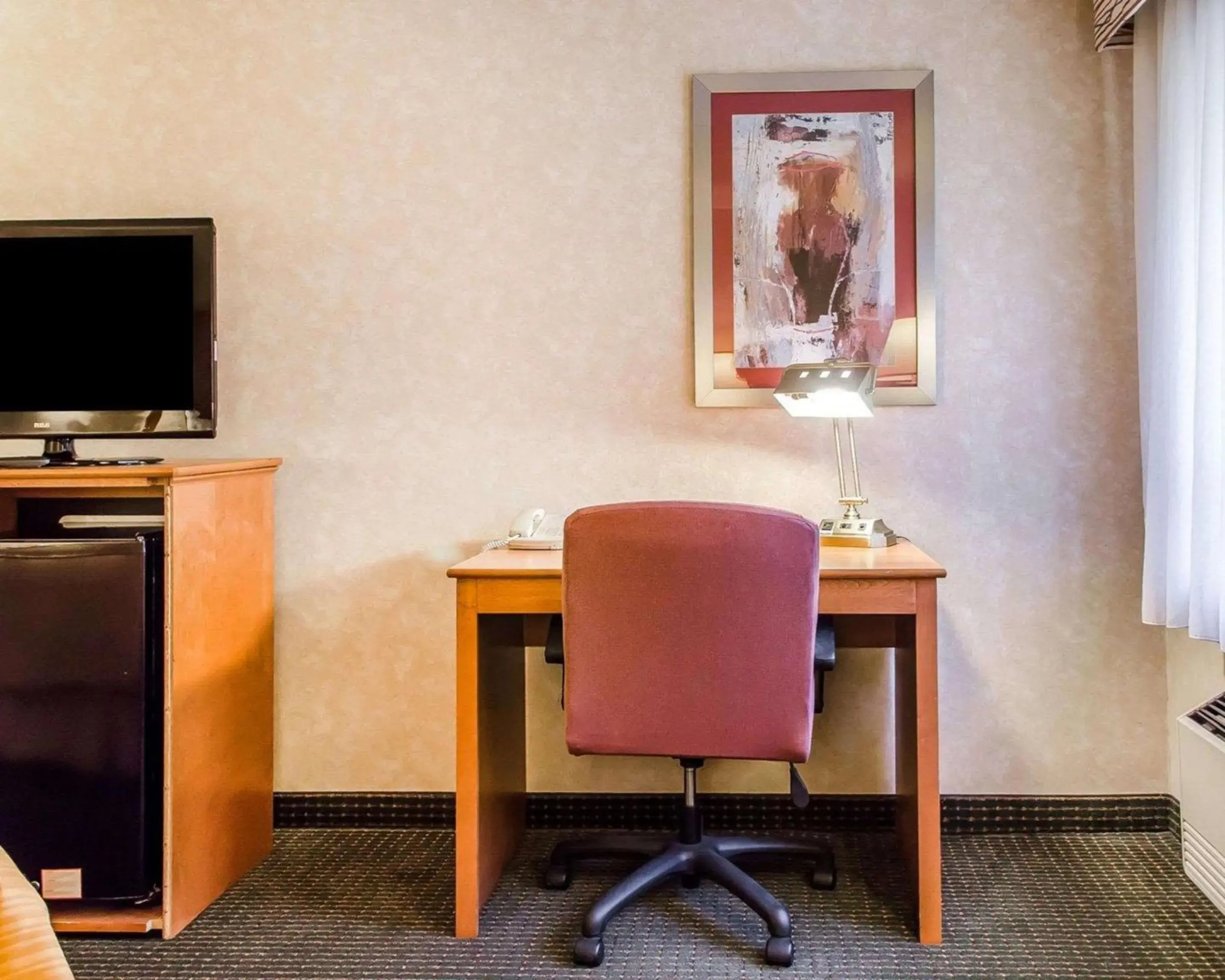 Photo of the whole room in Quality Inn Harrisburg - Hershey Area Photo of the whole room in Quality Inn Harrisburg - Hershey Area