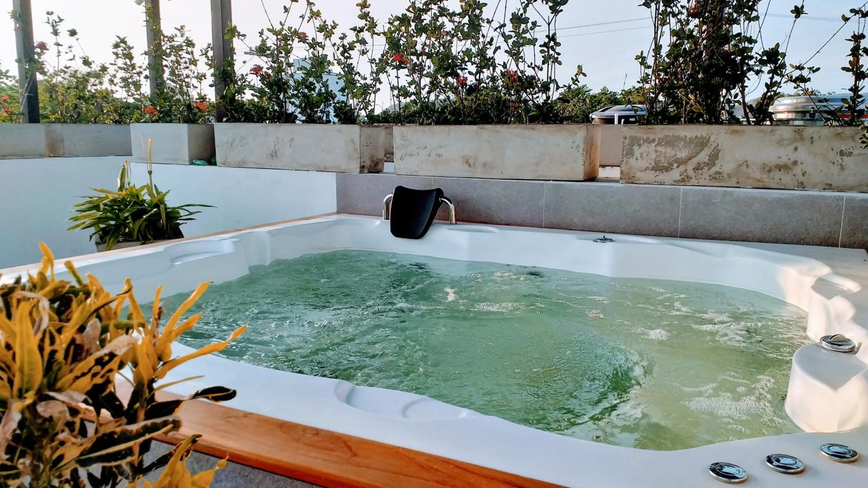 Hot Tub in Akuamarina Hotel