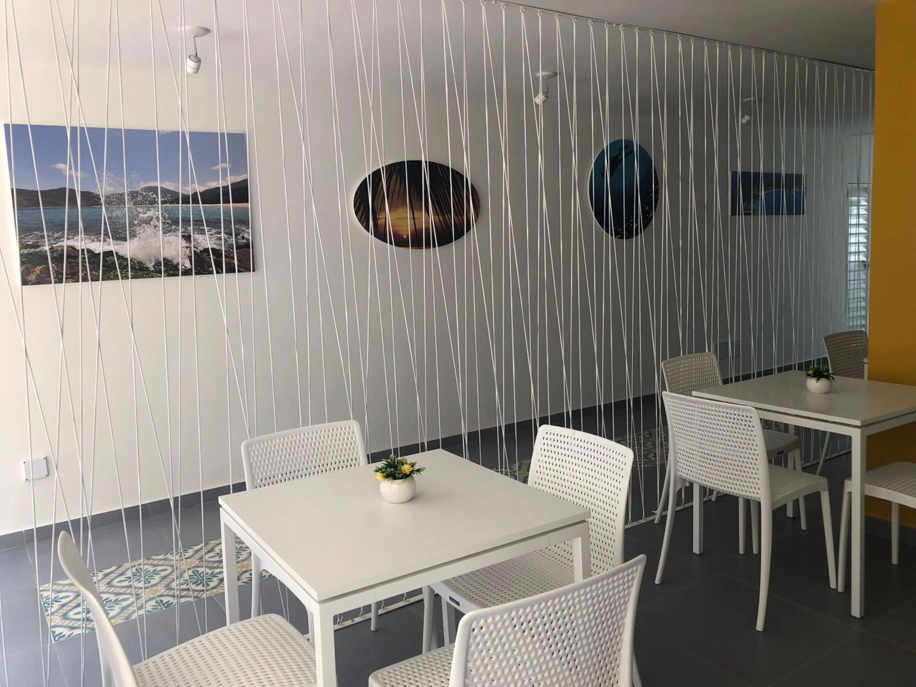 Restaurant/places to eat in Akuamarina Hotel