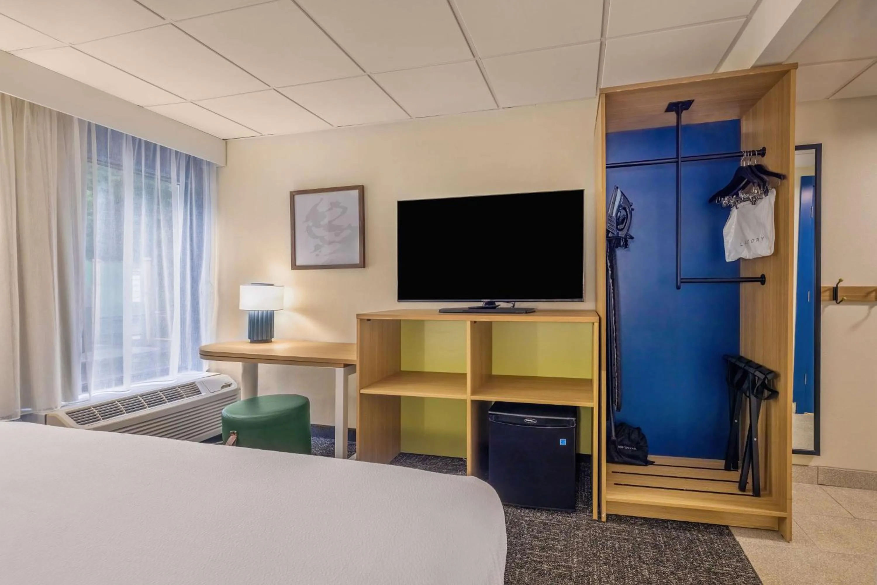 Bedroom, Bed in Spark by Hilton Clarks Summit