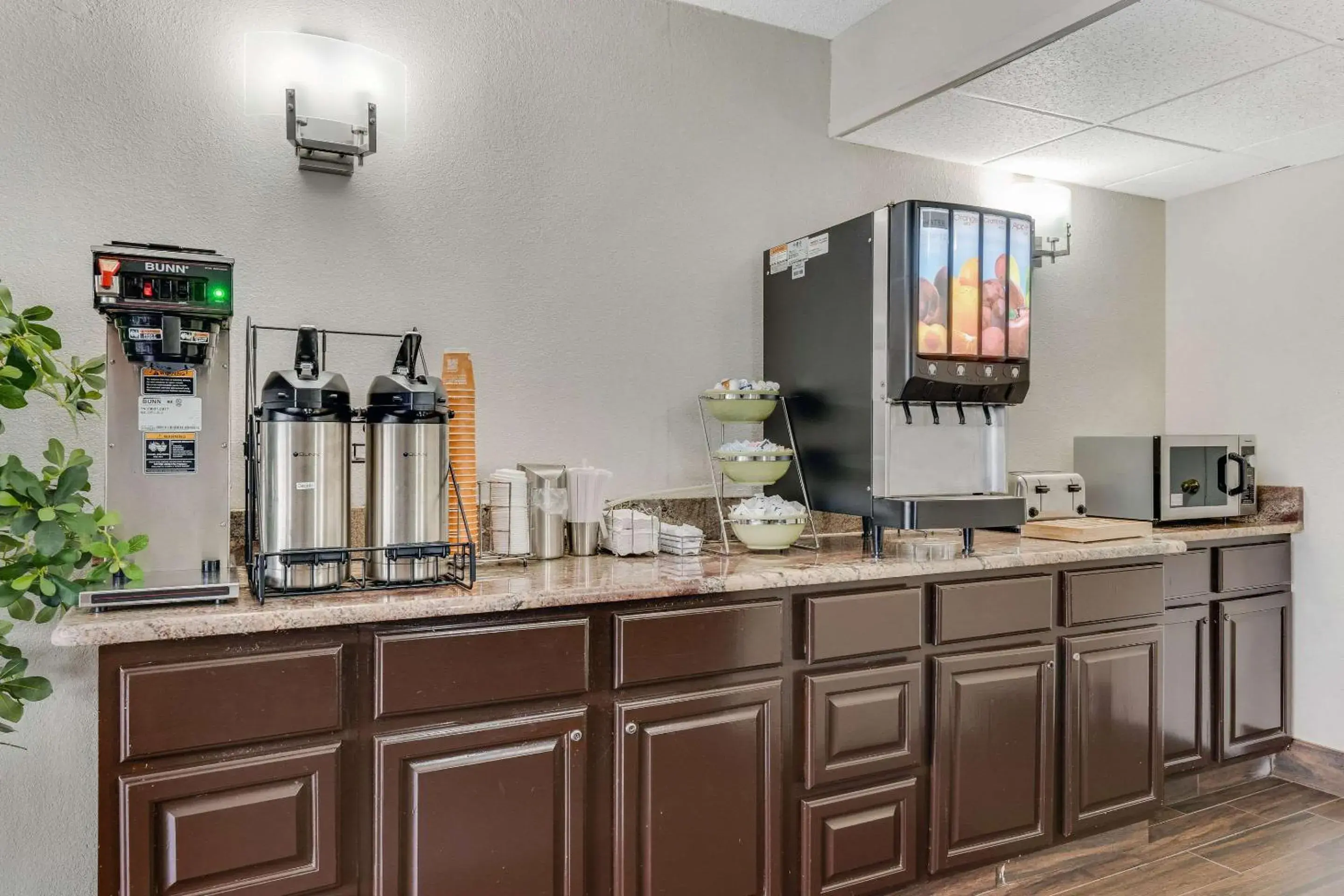 Breakfast in Quality Inn Easton Breakfast in Quality Inn Easton