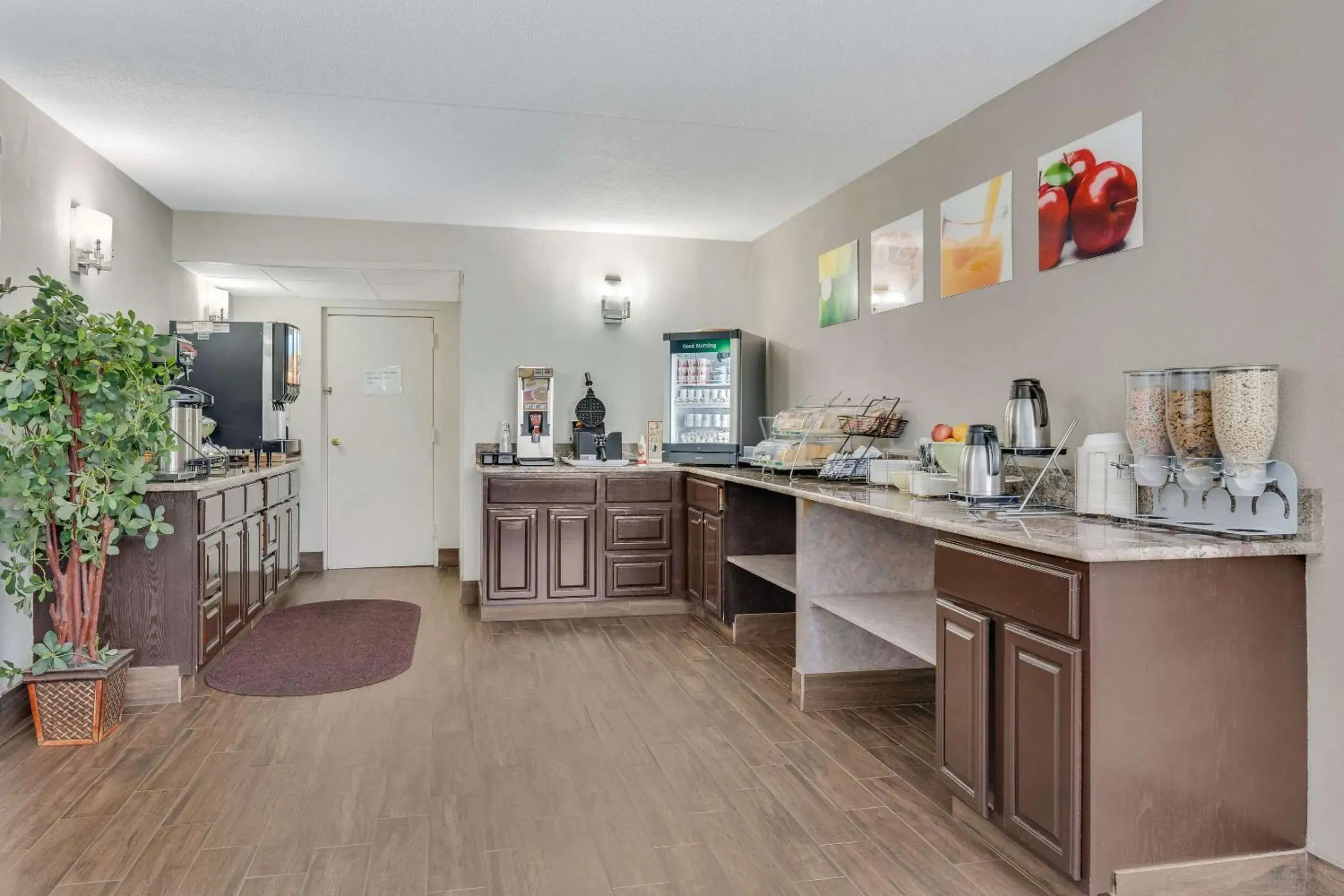 Breakfast in Quality Inn Easton Breakfast in Quality Inn Easton