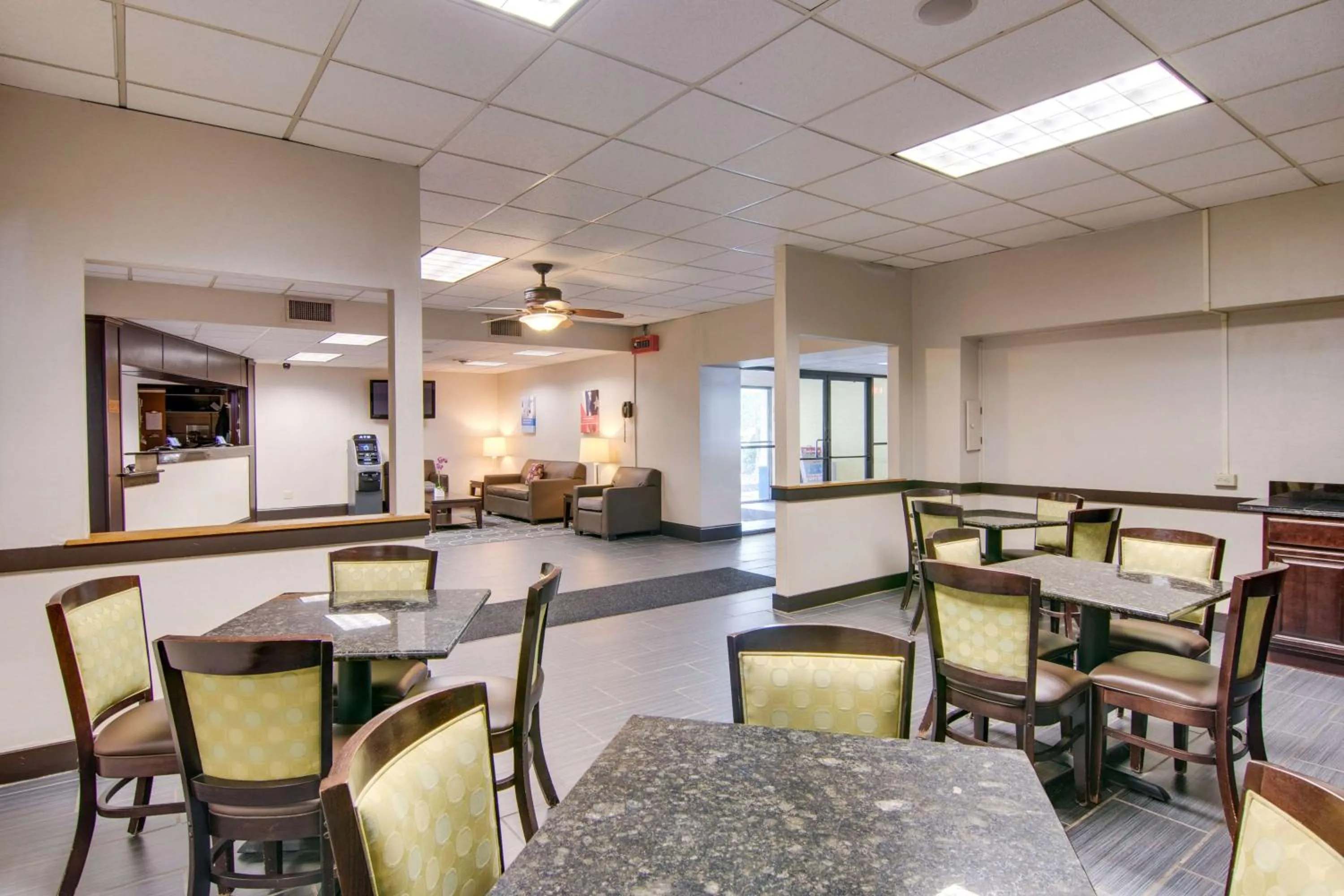 Restaurant/places to eat in Motel 6-Clarion, PA