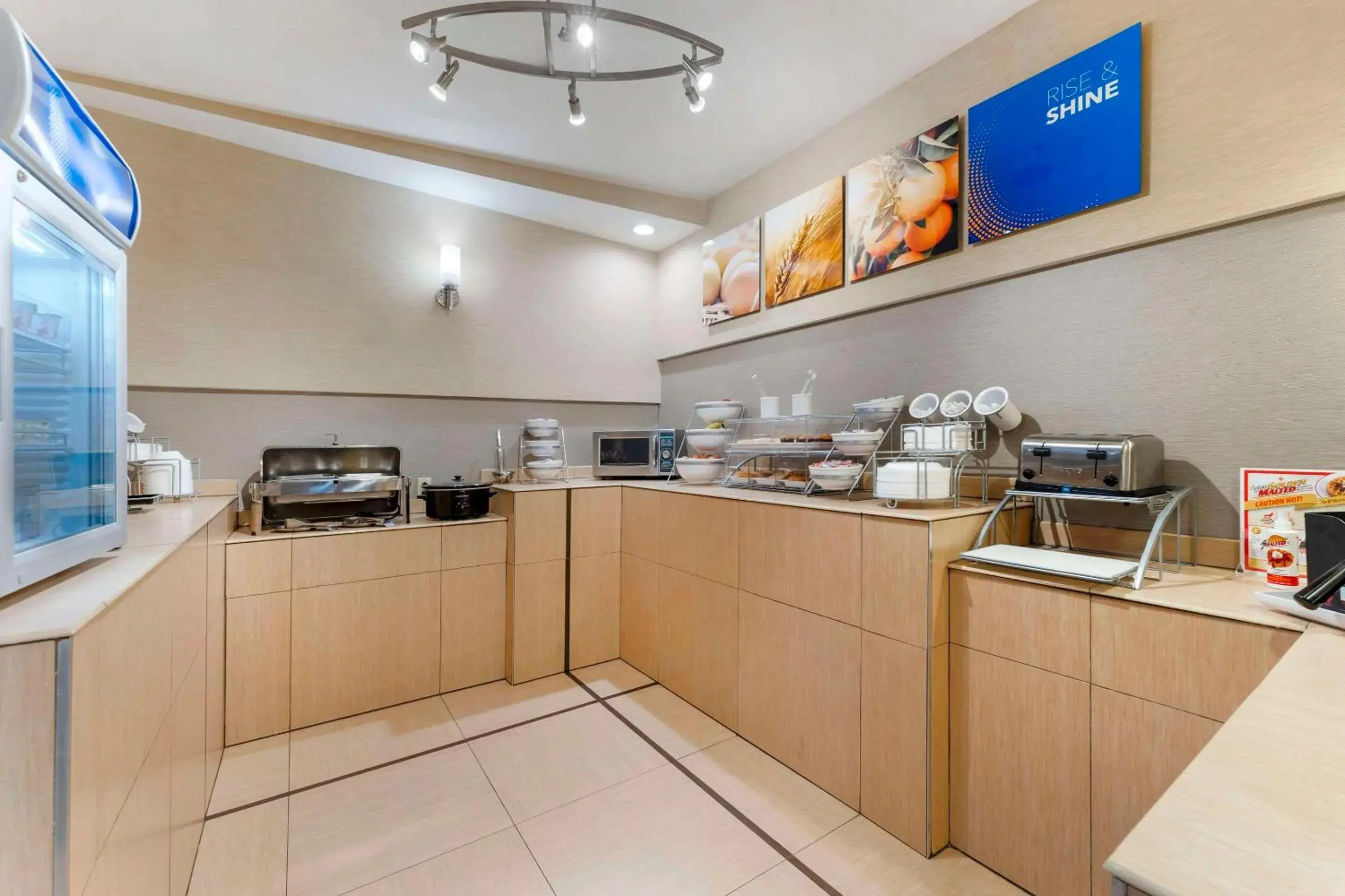 Breakfast in Comfort Suites Monaca Breakfast in Comfort Suites Monaca