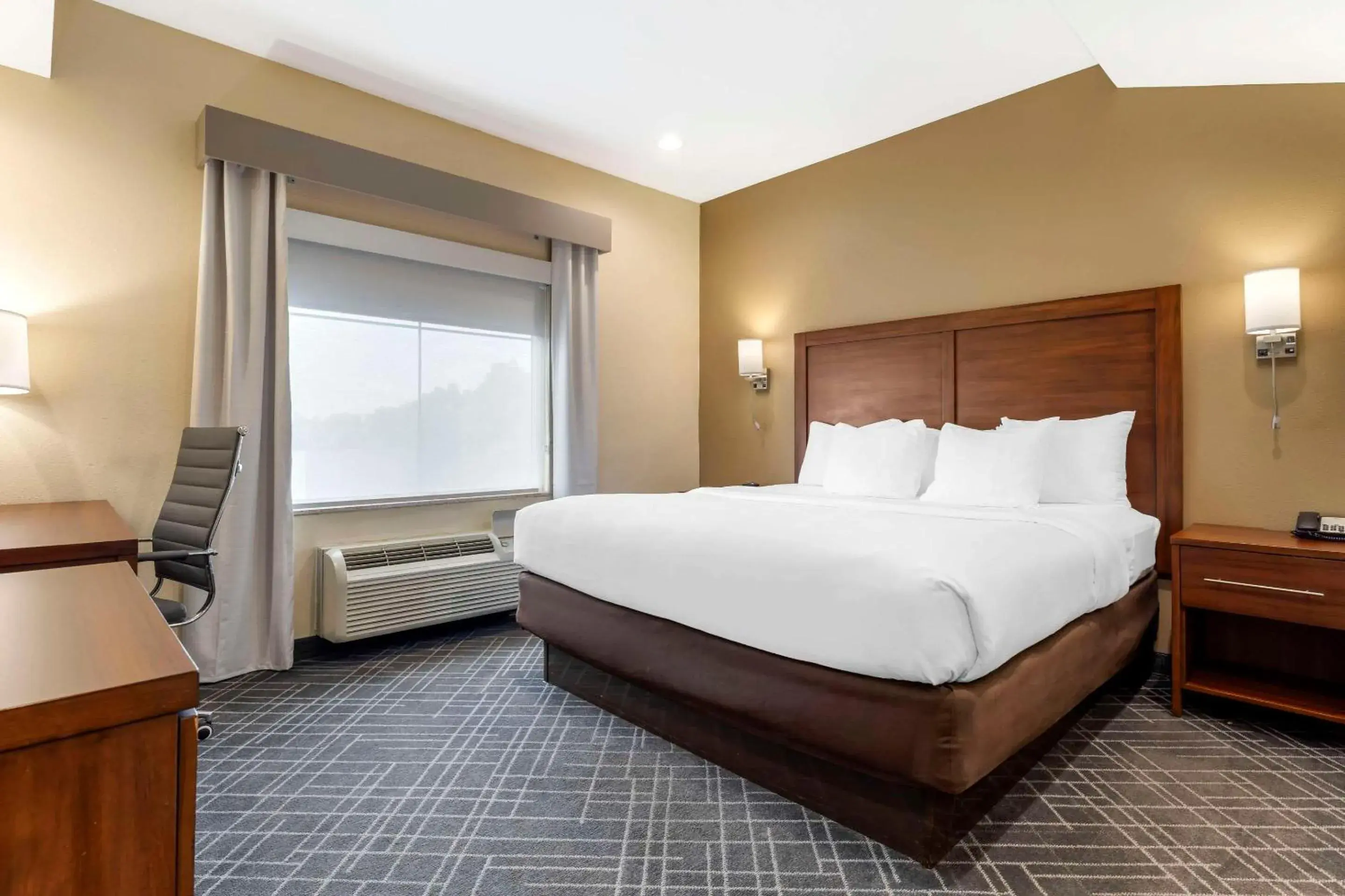 Bedroom, Bed in Comfort Suites Monaca Bedroom, Bed in Comfort Suites Monaca