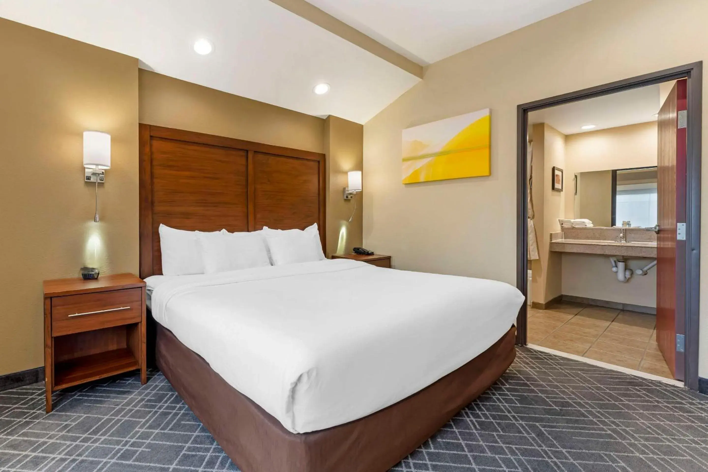 Bedroom, Bed in Comfort Suites Monaca Bedroom, Bed in Comfort Suites Monaca