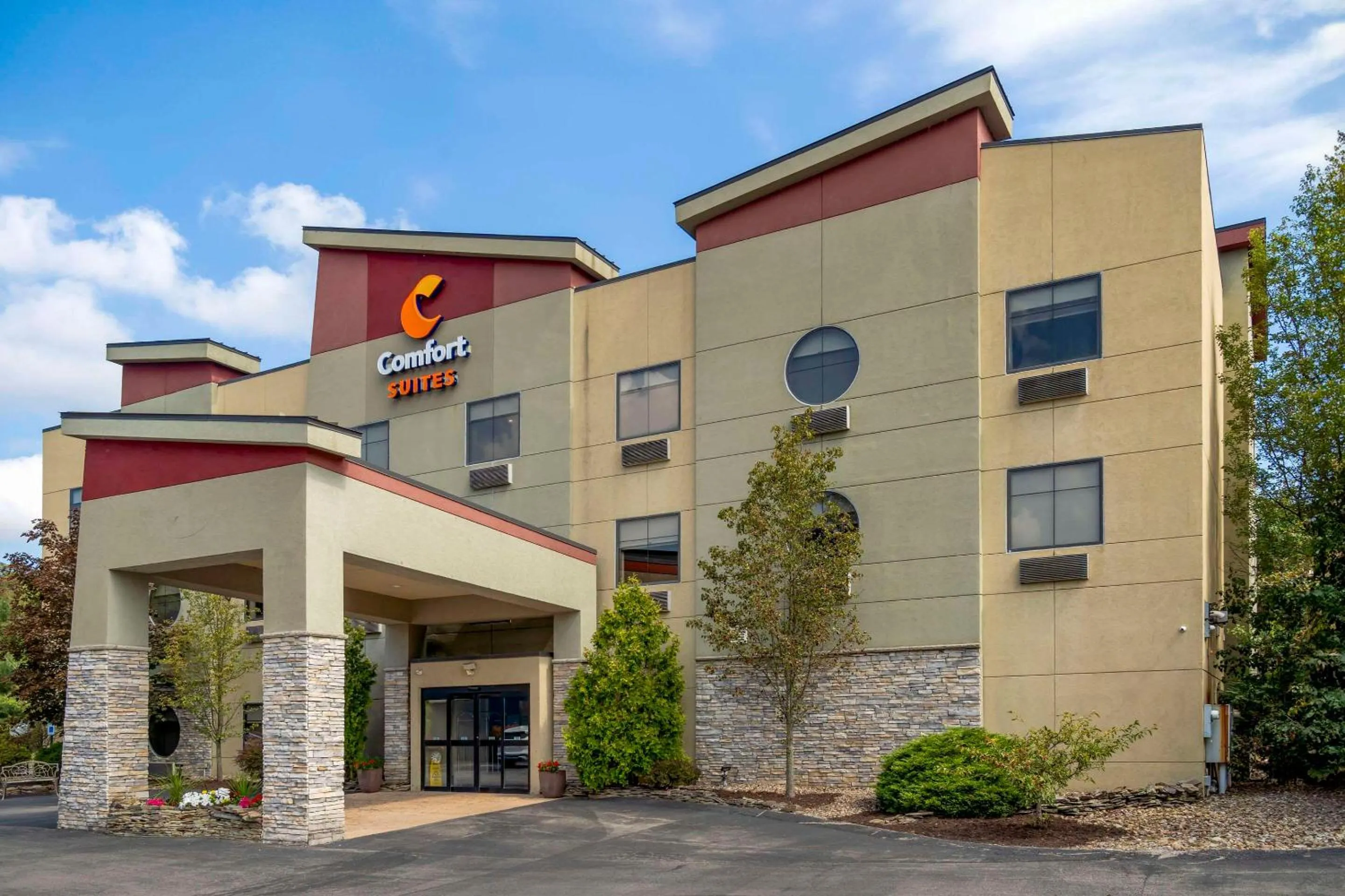 Property building in Comfort Suites Monaca