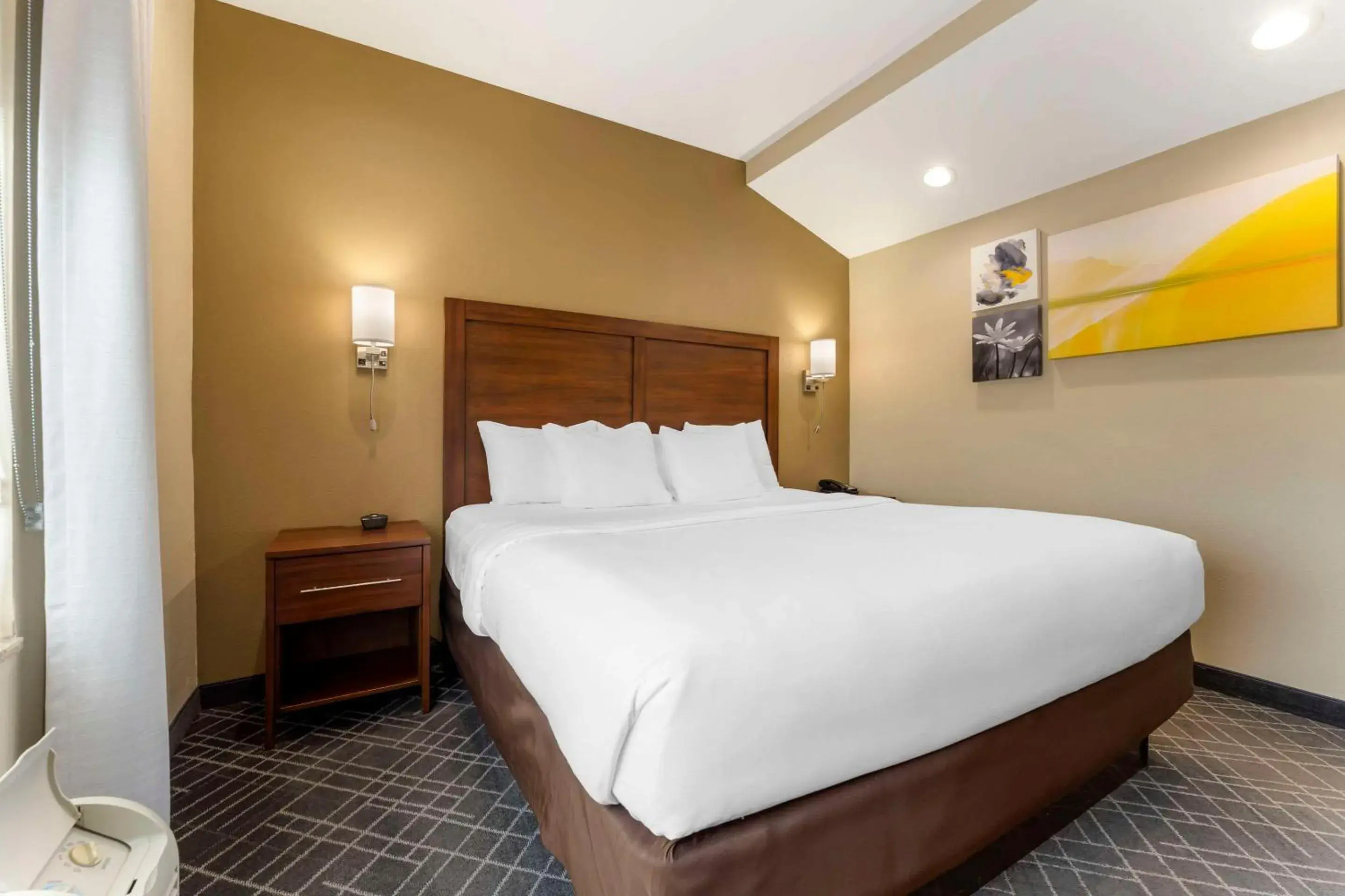 Bedroom, Bed in Comfort Suites Monaca Bedroom, Bed in Comfort Suites Monaca