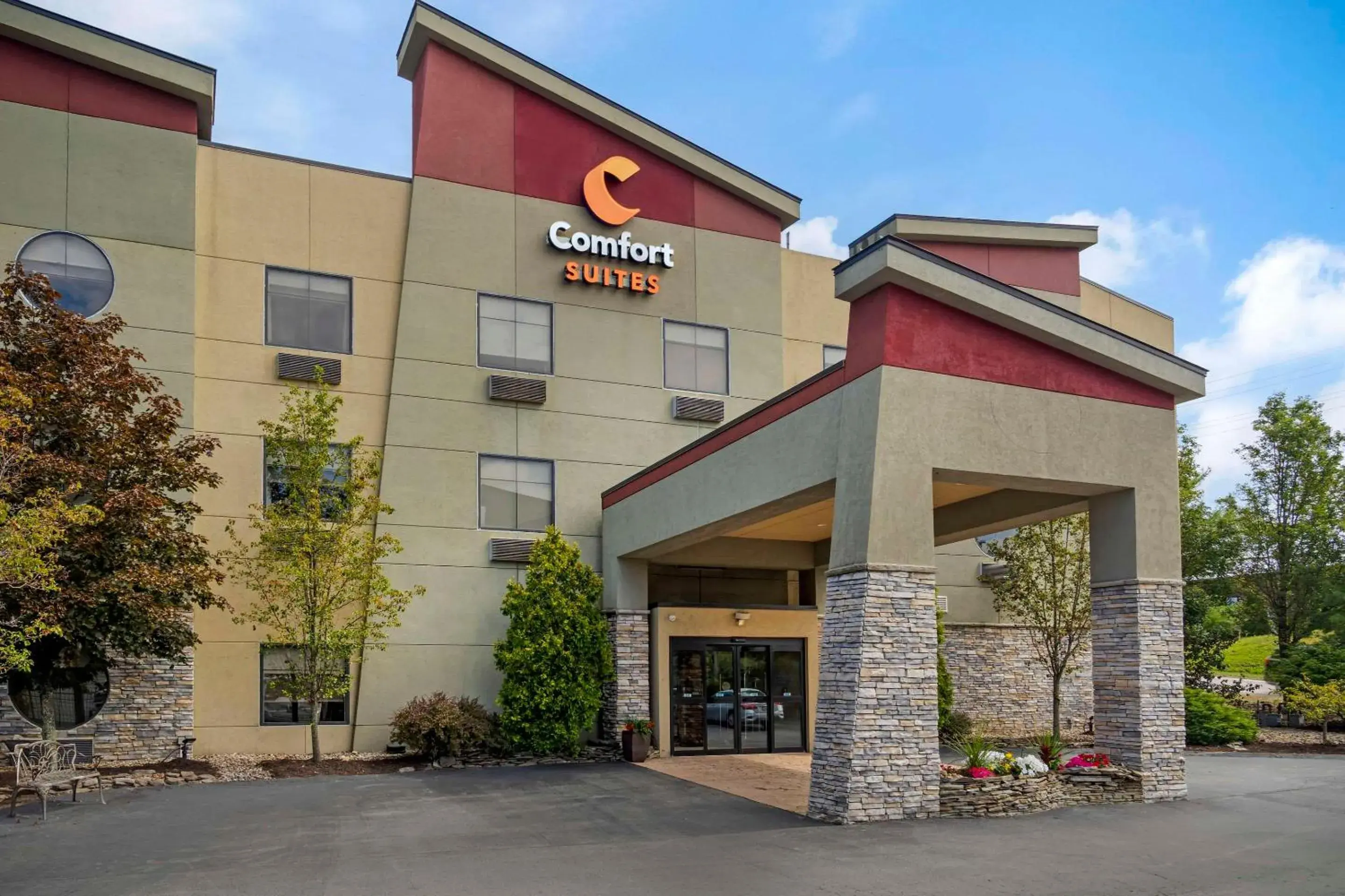 Property building in Comfort Suites Monaca Property building in Comfort Suites Monaca