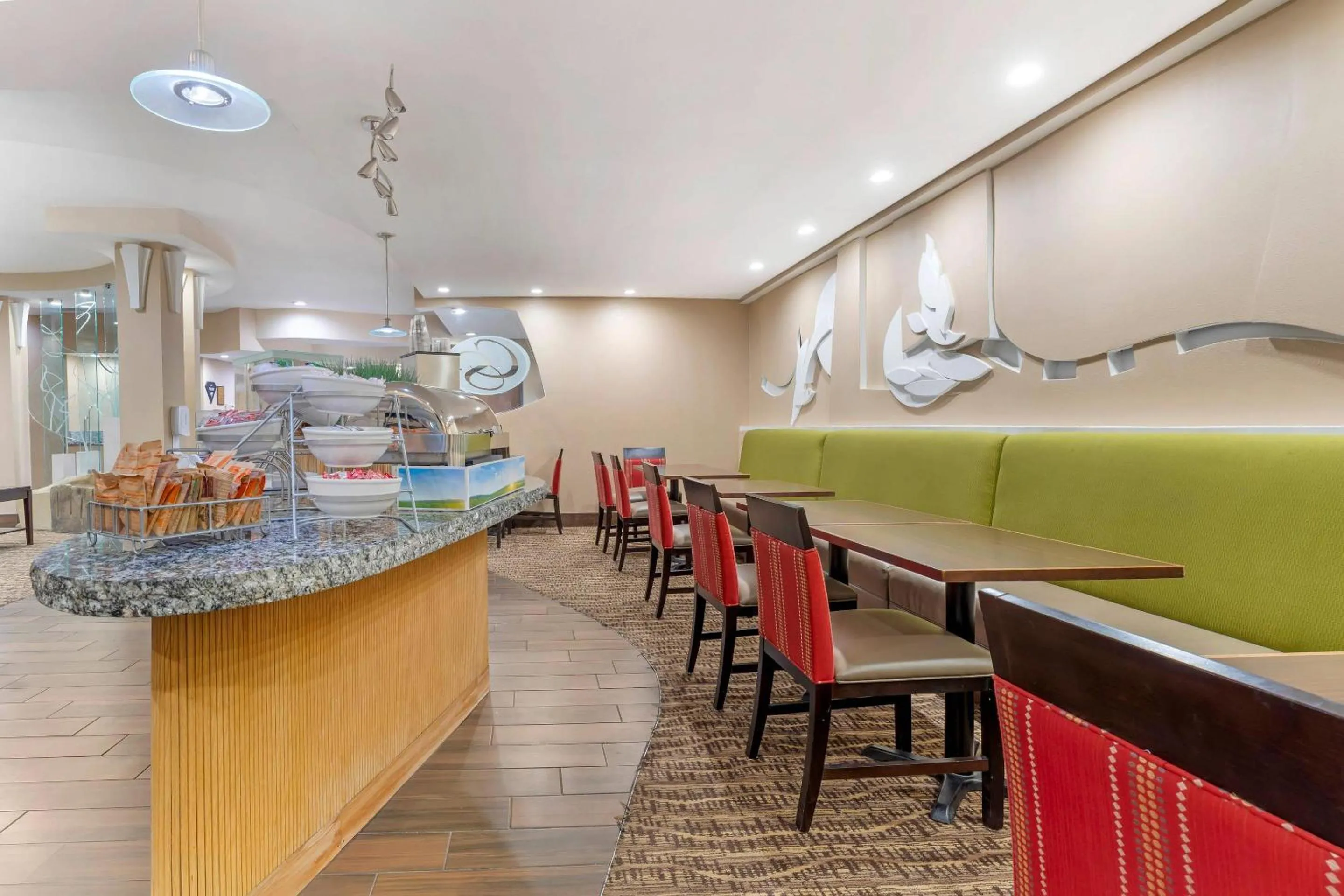 Breakfast in Comfort Suites Monroeville - Pittsburgh East