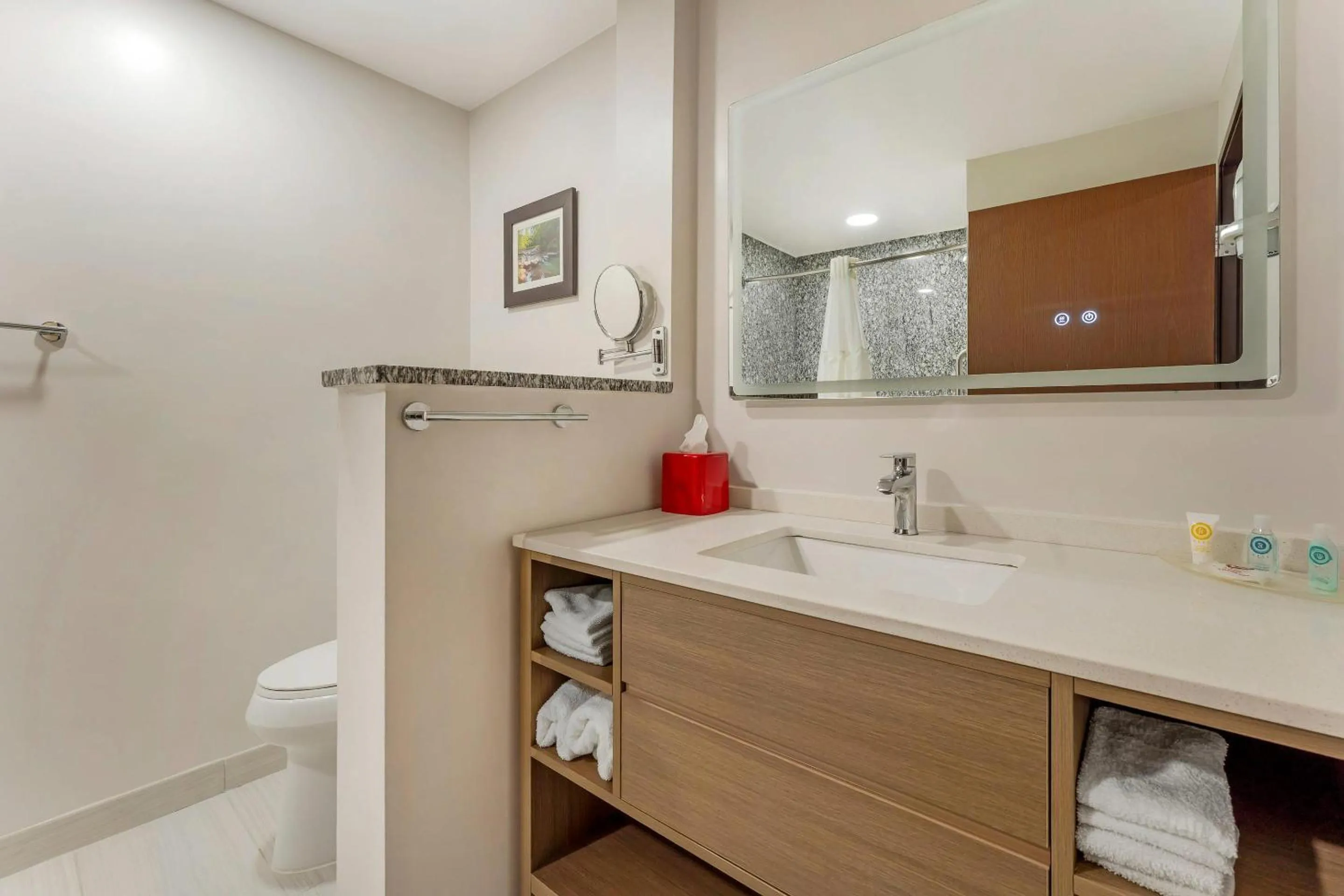 Bedroom in Comfort Suites Monroeville - Pittsburgh East