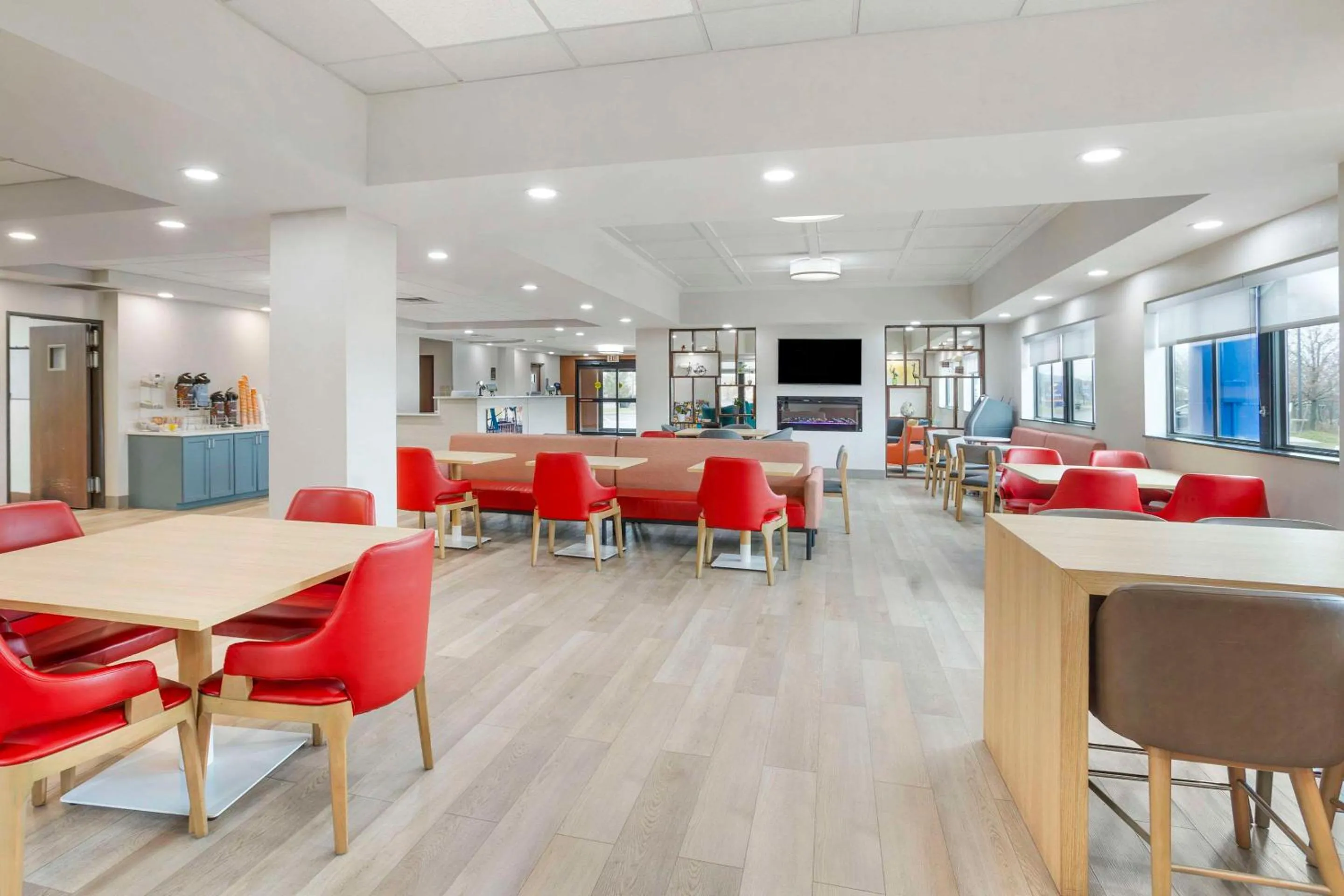 Breakfast in Comfort Suites