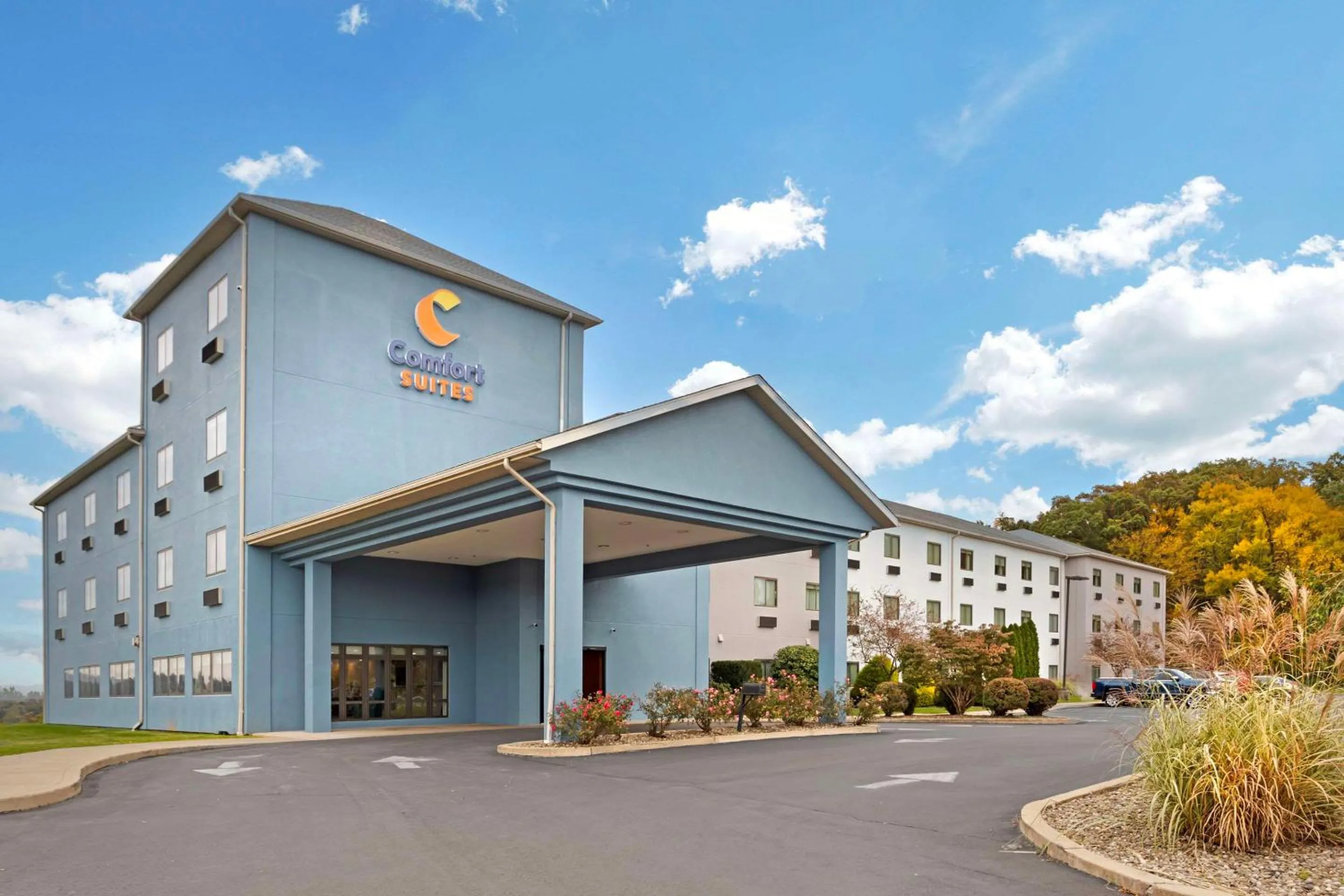 Property building in Comfort Suites