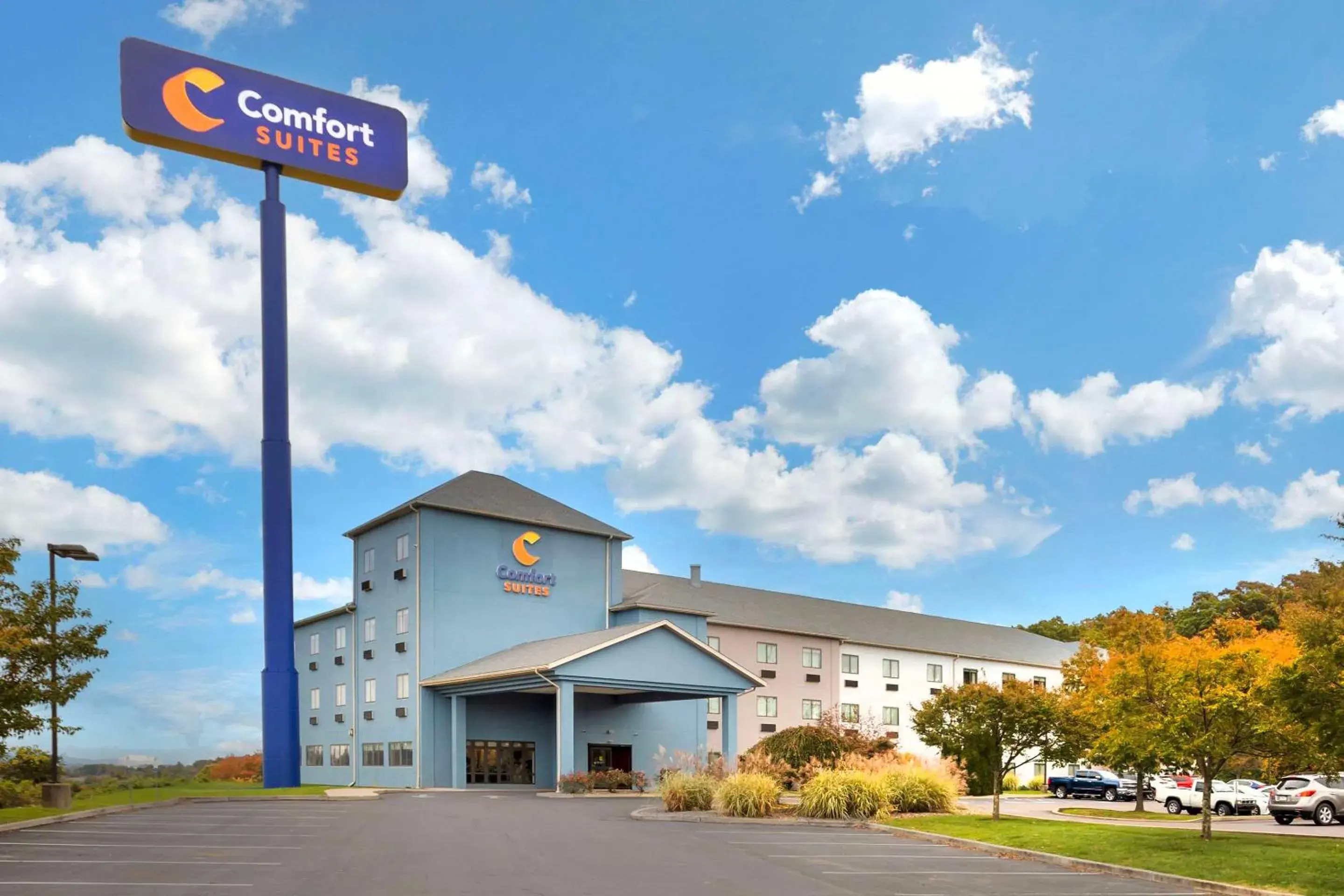 Property building in Comfort Suites Bloomsburg Property building in Comfort Suites Bloomsburg