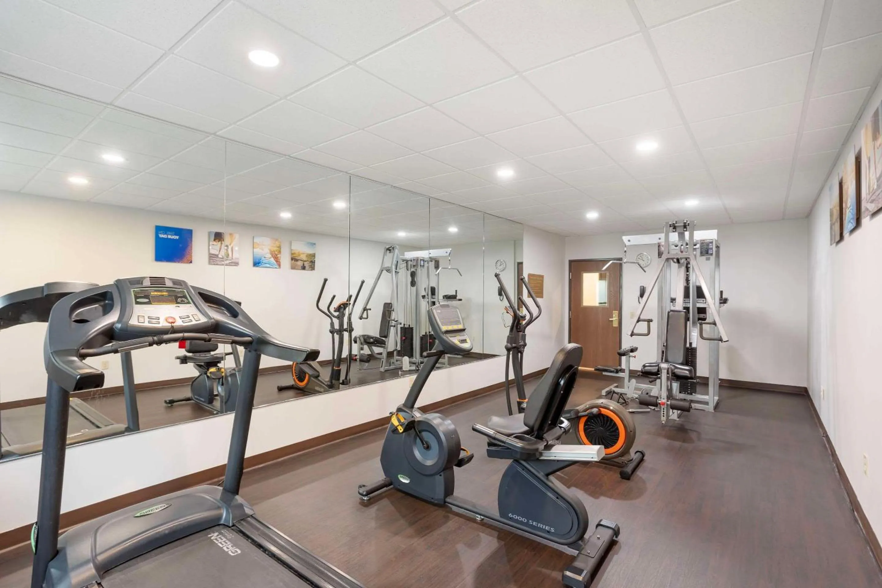 Fitness centre/facilities in Comfort Suites